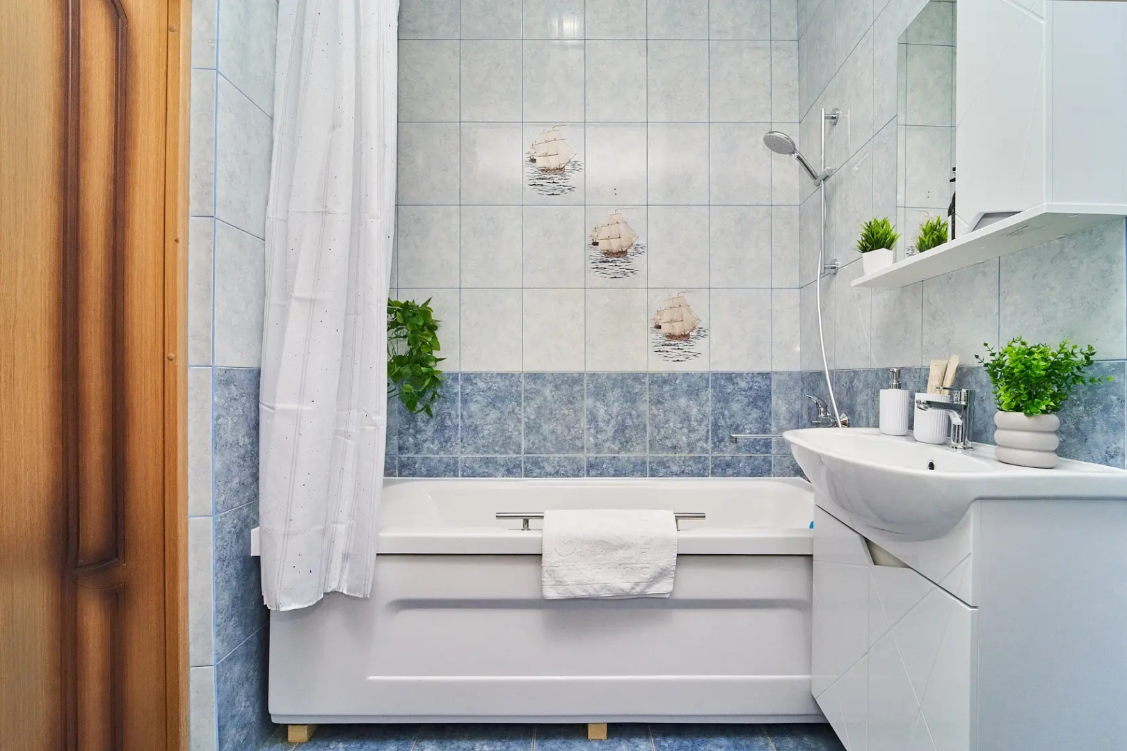 Квартира Апартаменты LikeHome Санрайз вблизи парка Галицкого