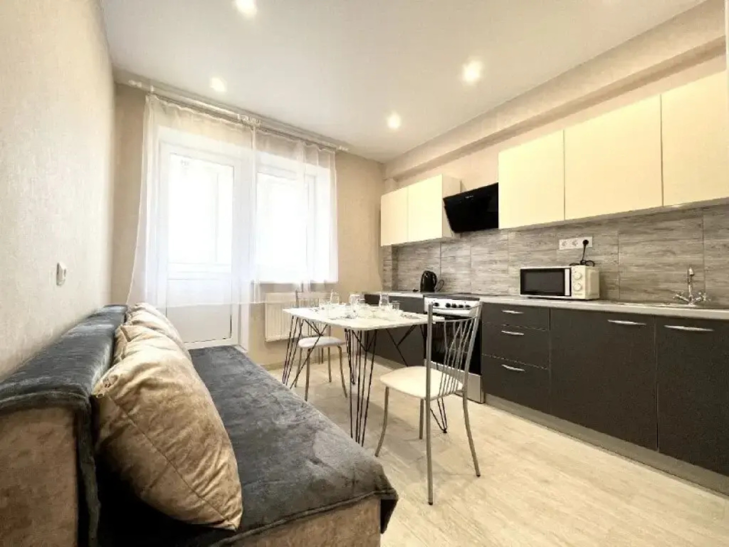 Апартаменты 1 на Пухова 56