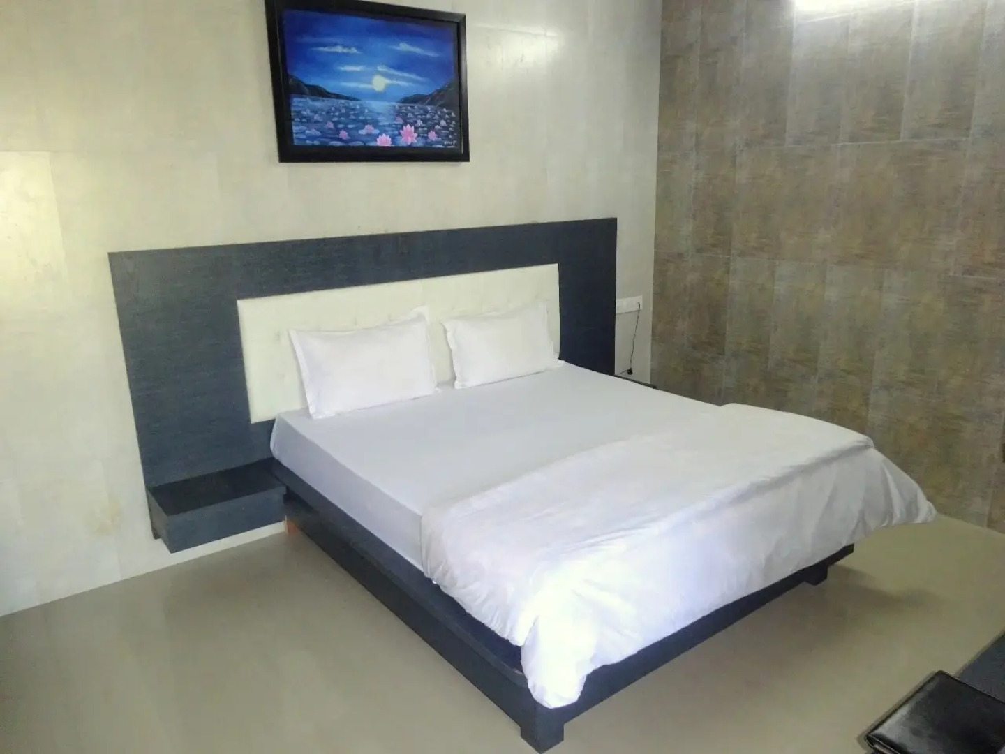 Отель Shree Shantinath Palace by Sky Stays