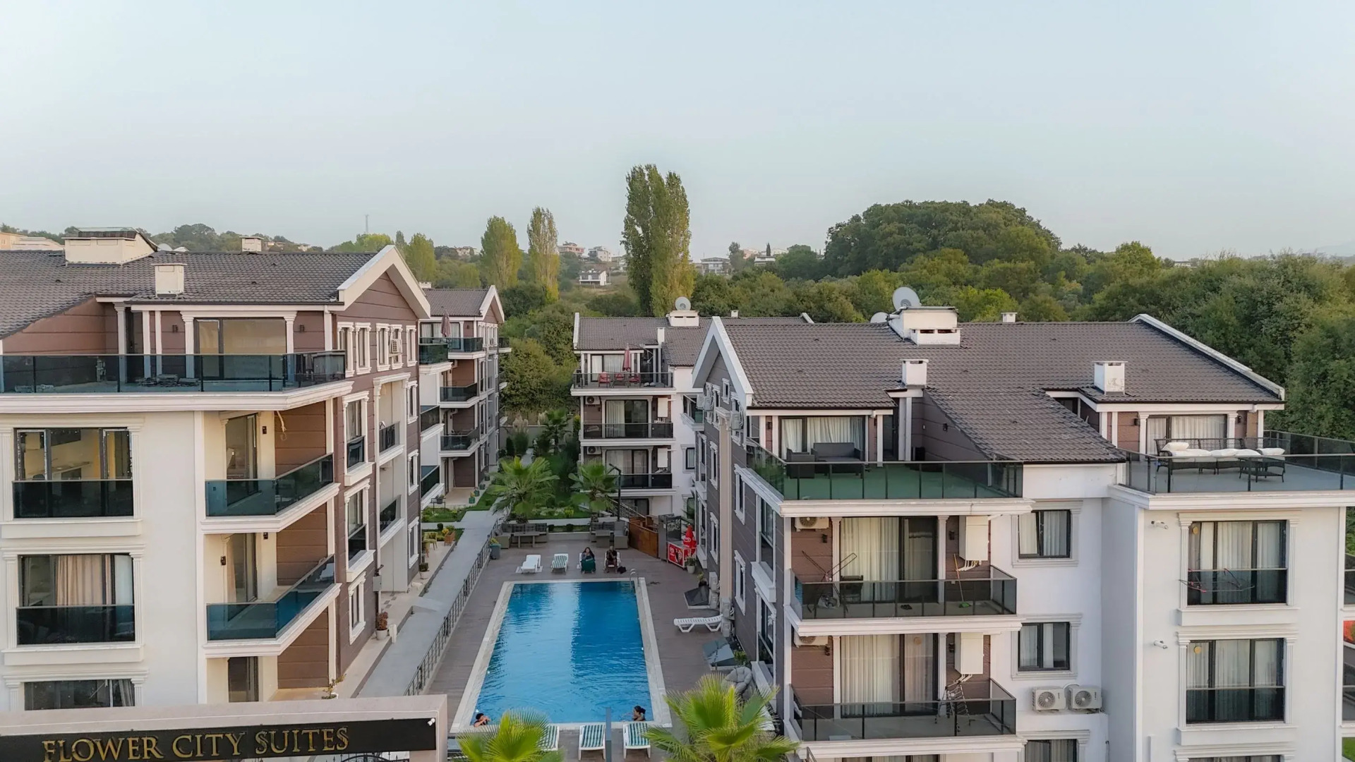 Апарт-отель Flower City Suits