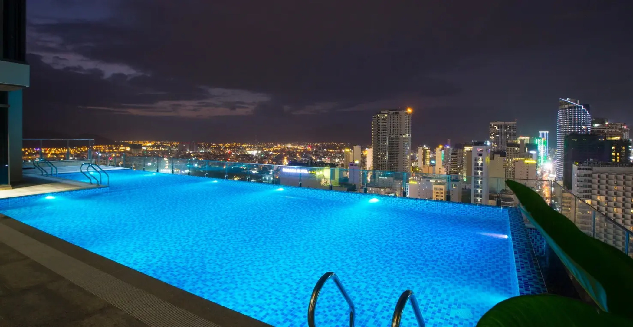 Отель Green Beach Nha Trang