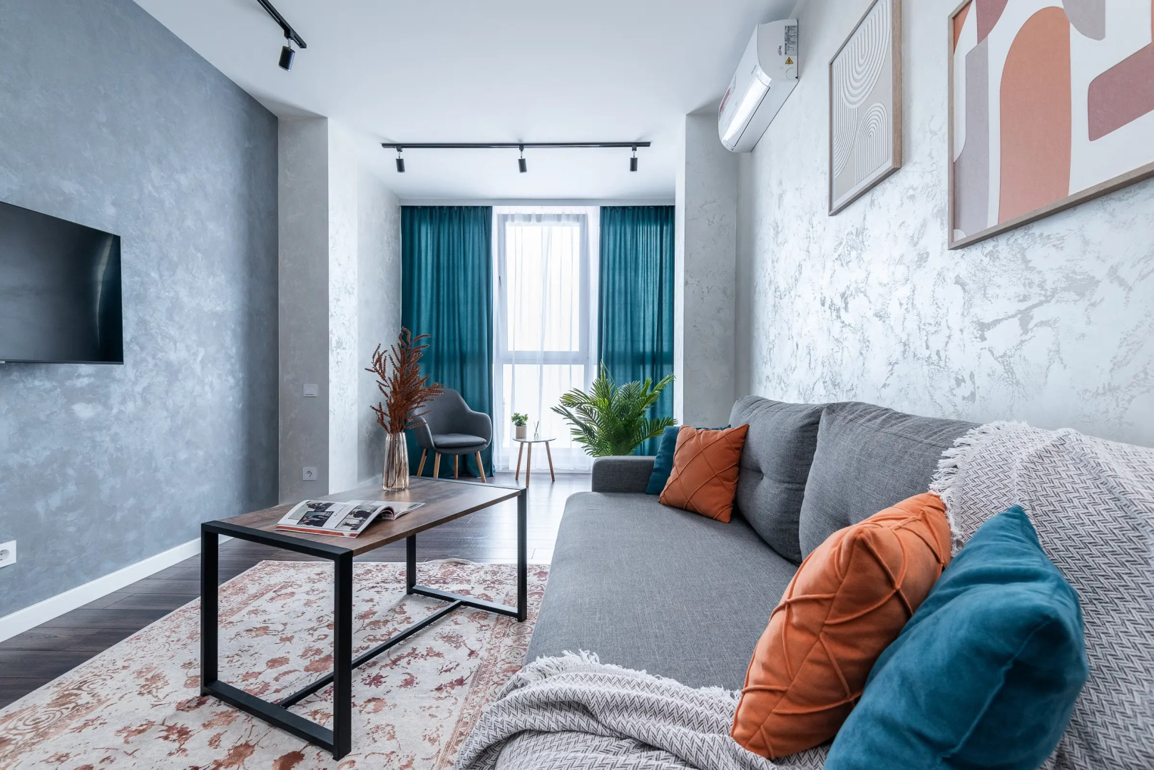 Квартира на сутки Минск Маяк Кухня объединена с жилой зоной Отдельная спальня Подходит для командировок и отдыха Wi-Fi Кондиционер