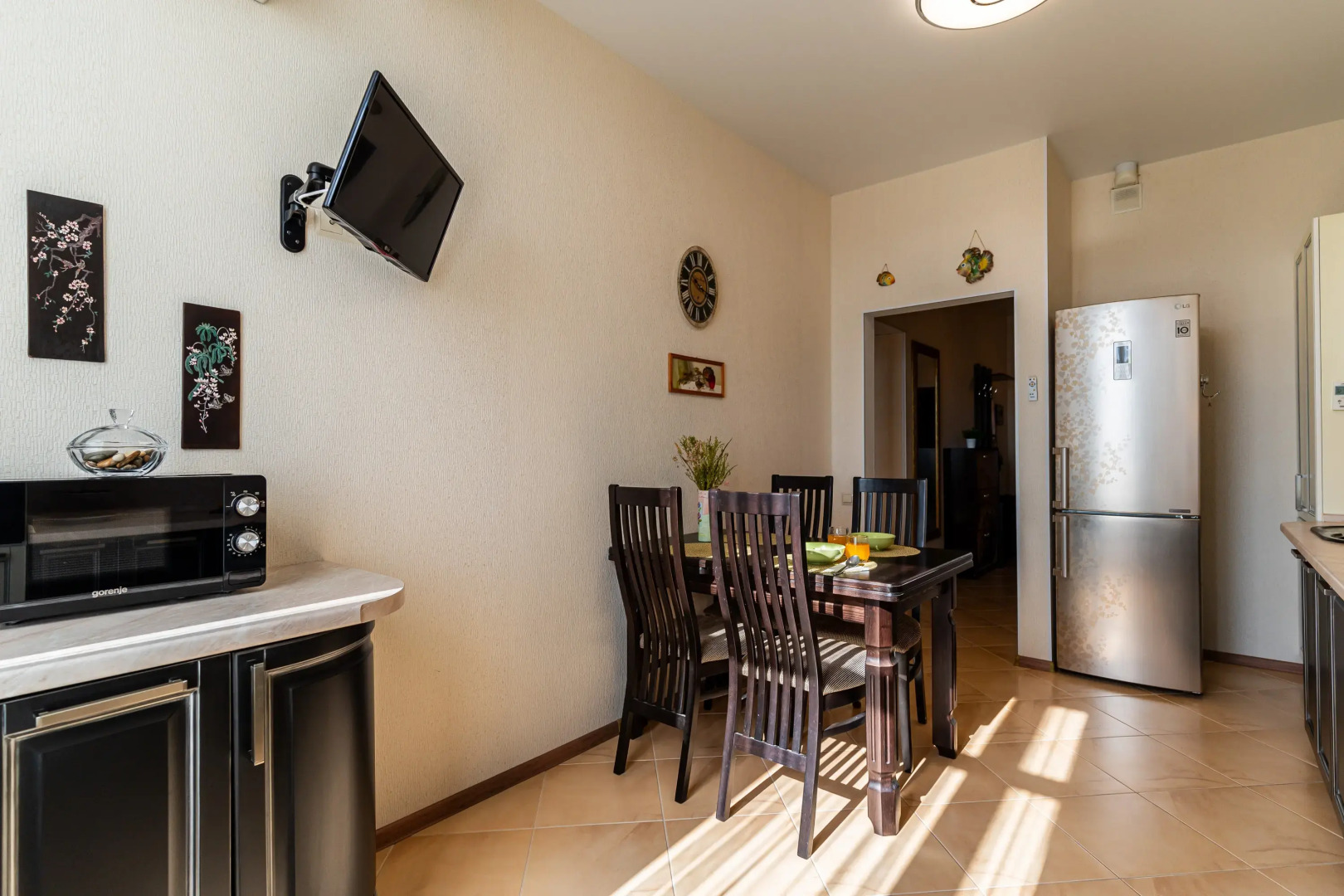 Апартаменты Чистая и Уютная Недалеко от Моря от LetoApart