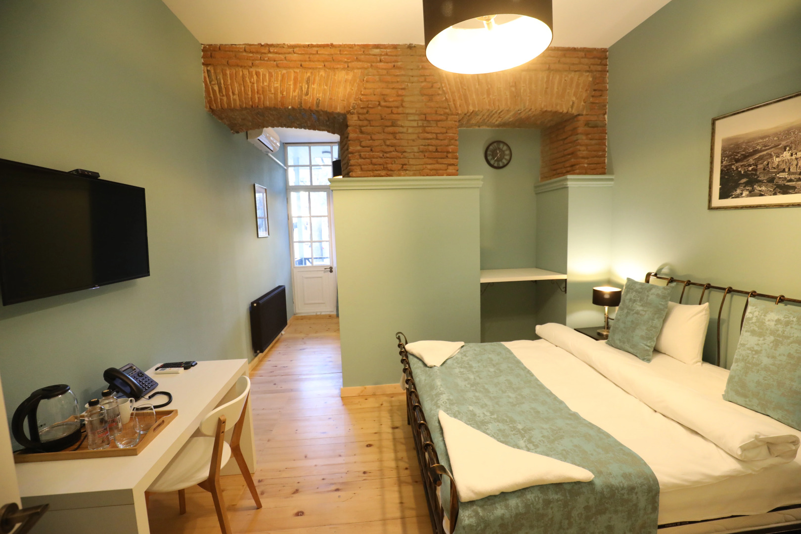 Отель История Тбилиси