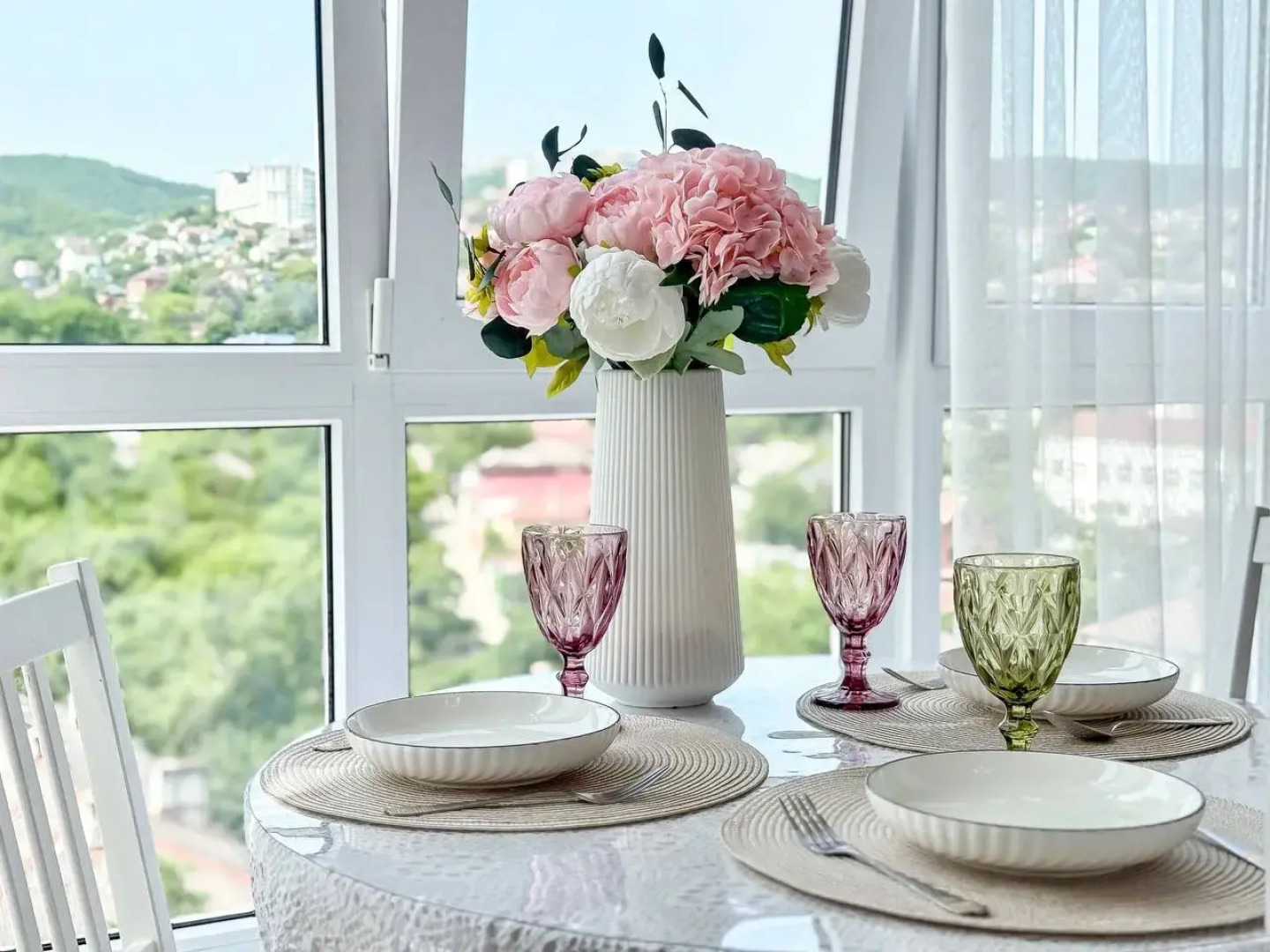 Квартира В Центре Города с Видом на Горы и Море — Как Дома, Tепло и Уютно!