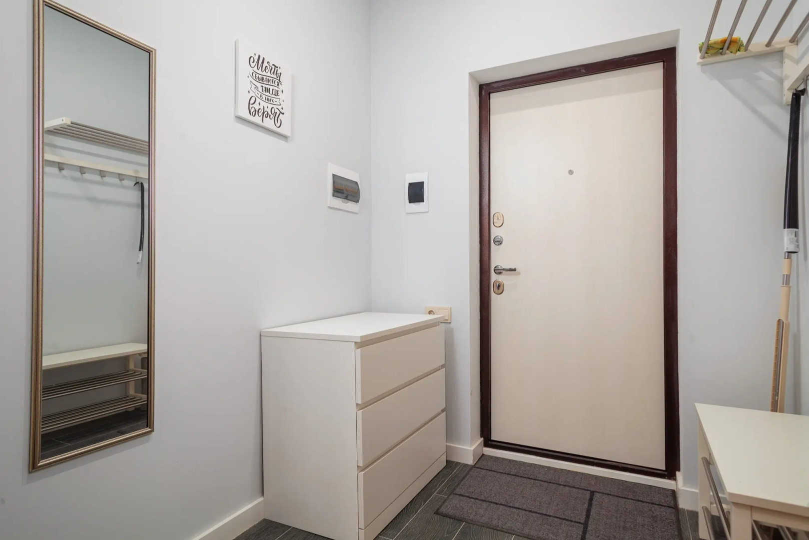 Апартаменты Белоснежные с Отдельной Кухней-столовой