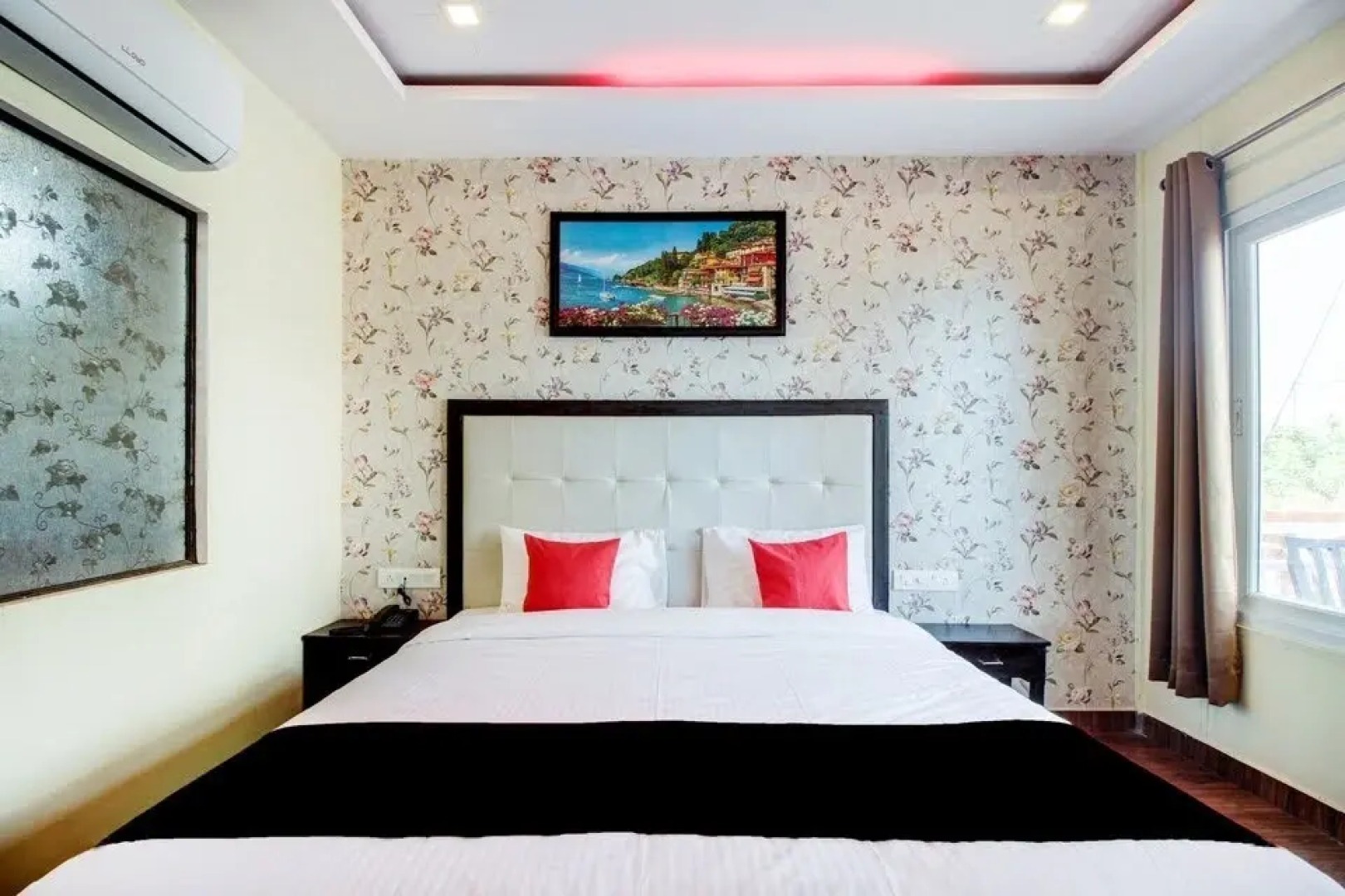 Отель Sea Shell Beach Cottages & Suite