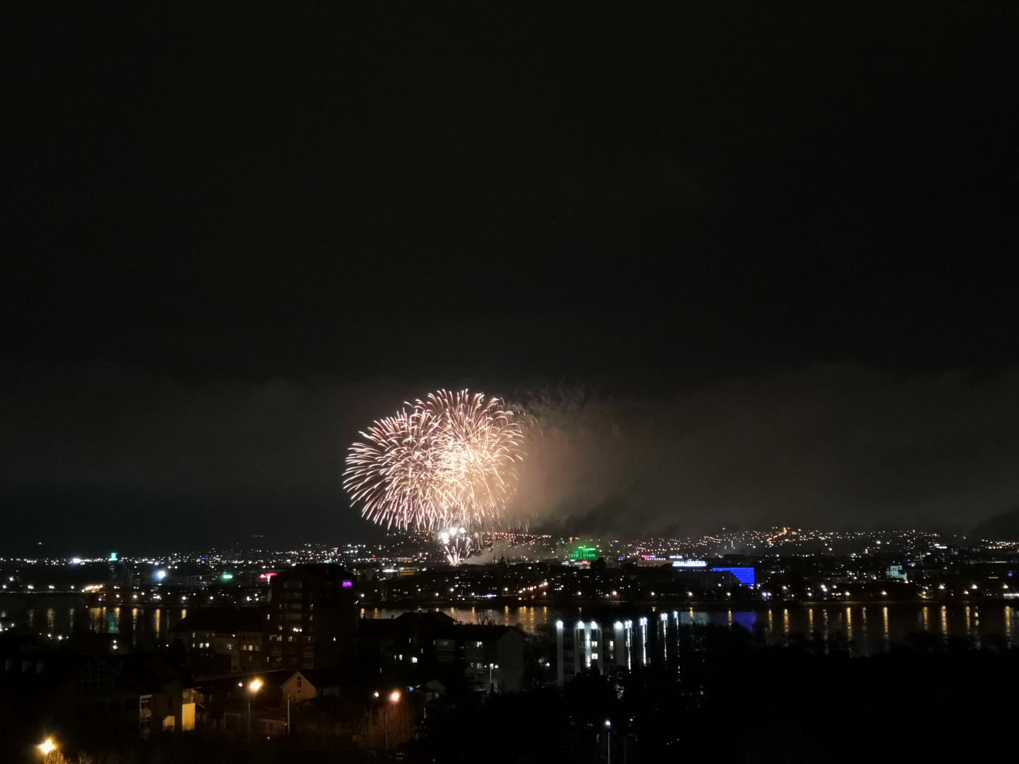 Квартира Milk&Honey Studio с шикарным видом на город и реку