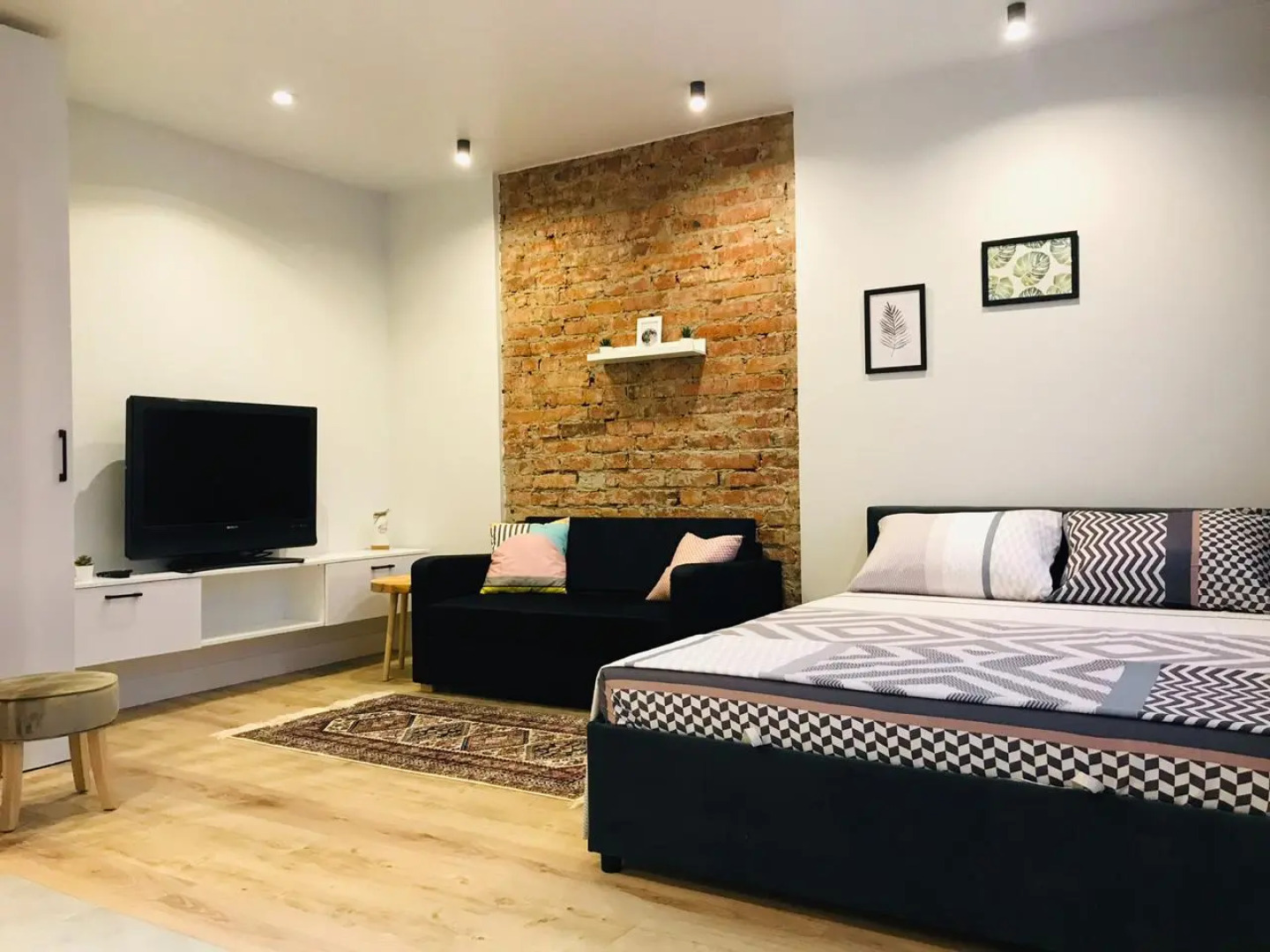 Апартаменты ЛОФТ на 50 лет Октября 32А