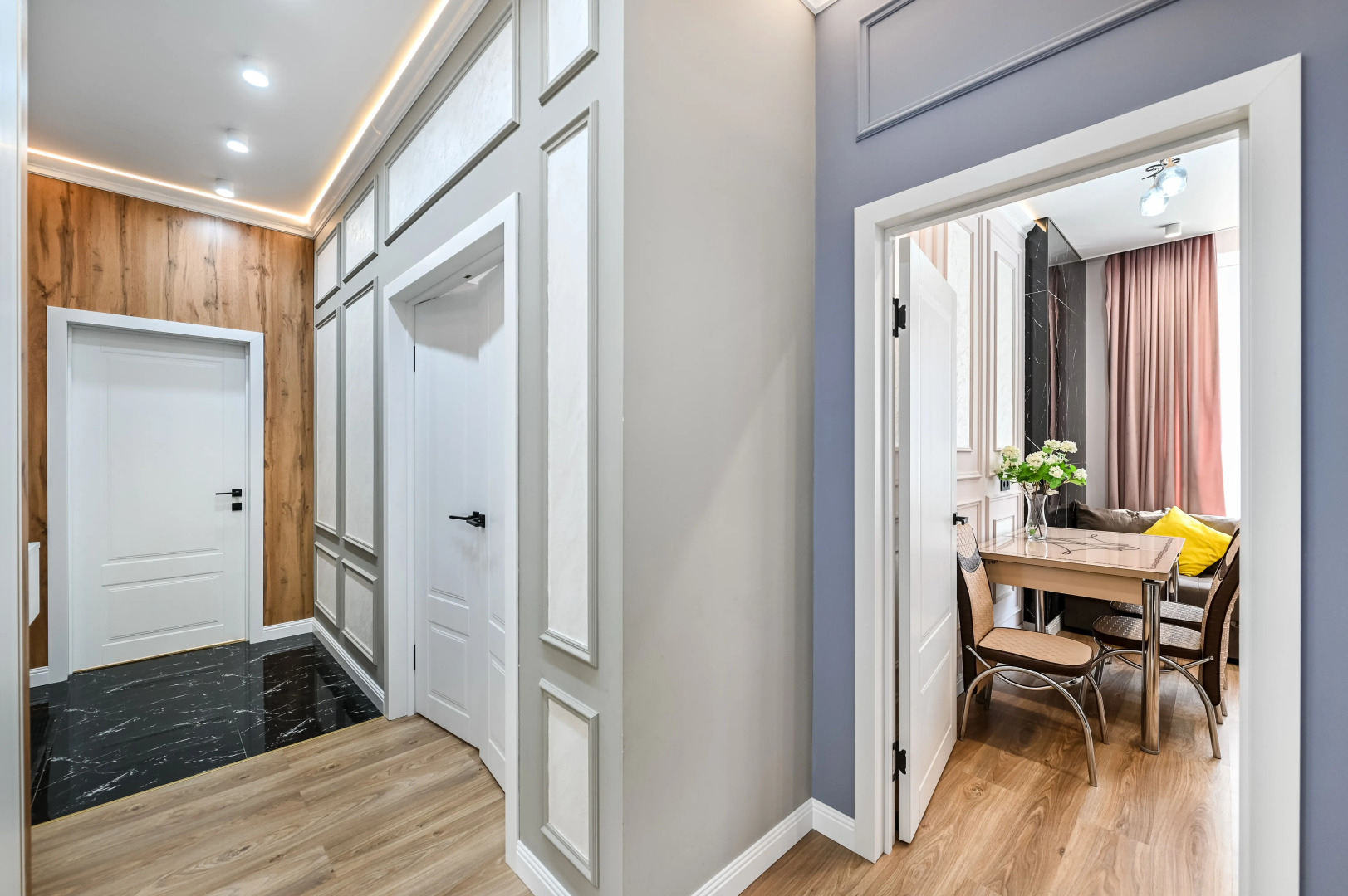 Апартаменты Просторная двухкомнатная Возле Хан-Шатыра