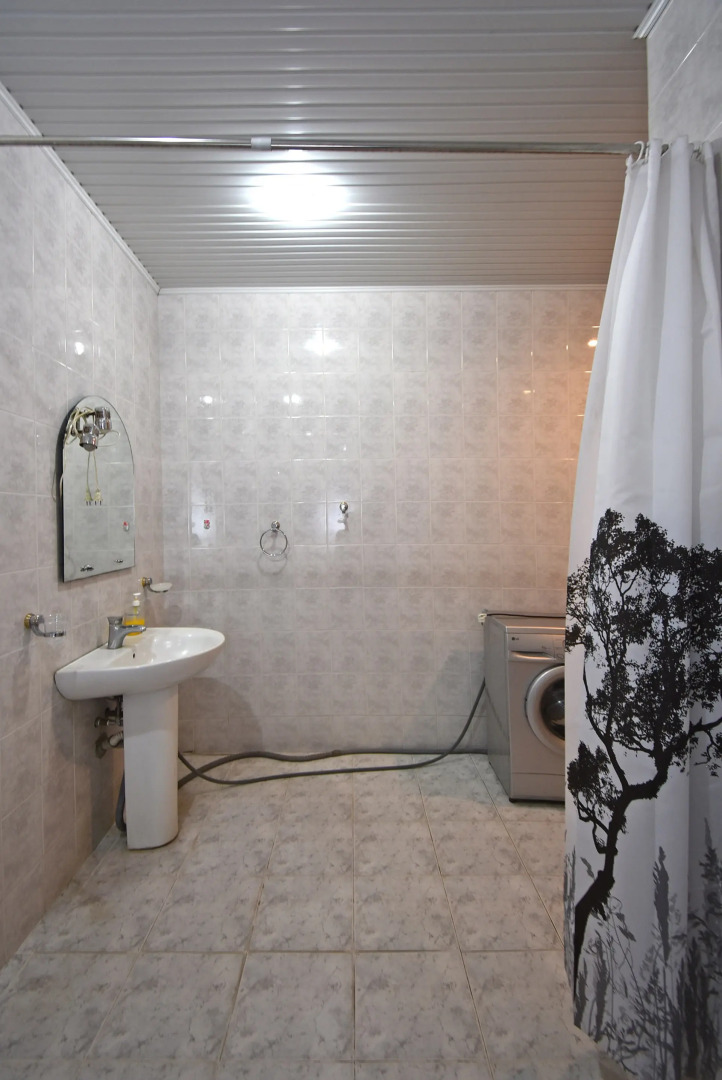 6 комнатный особняк с видом на сад