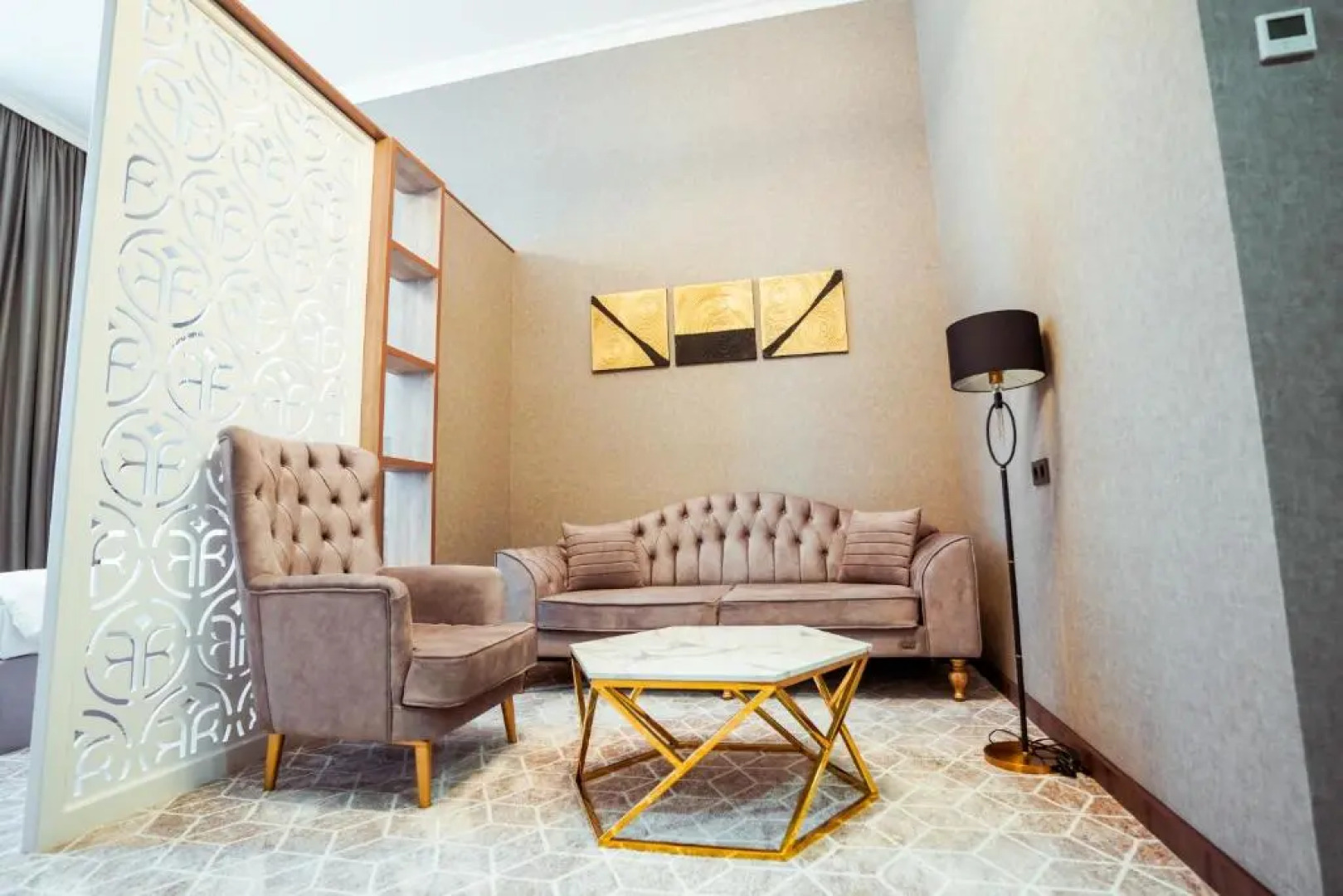 Отель Tauke Khan Plaza