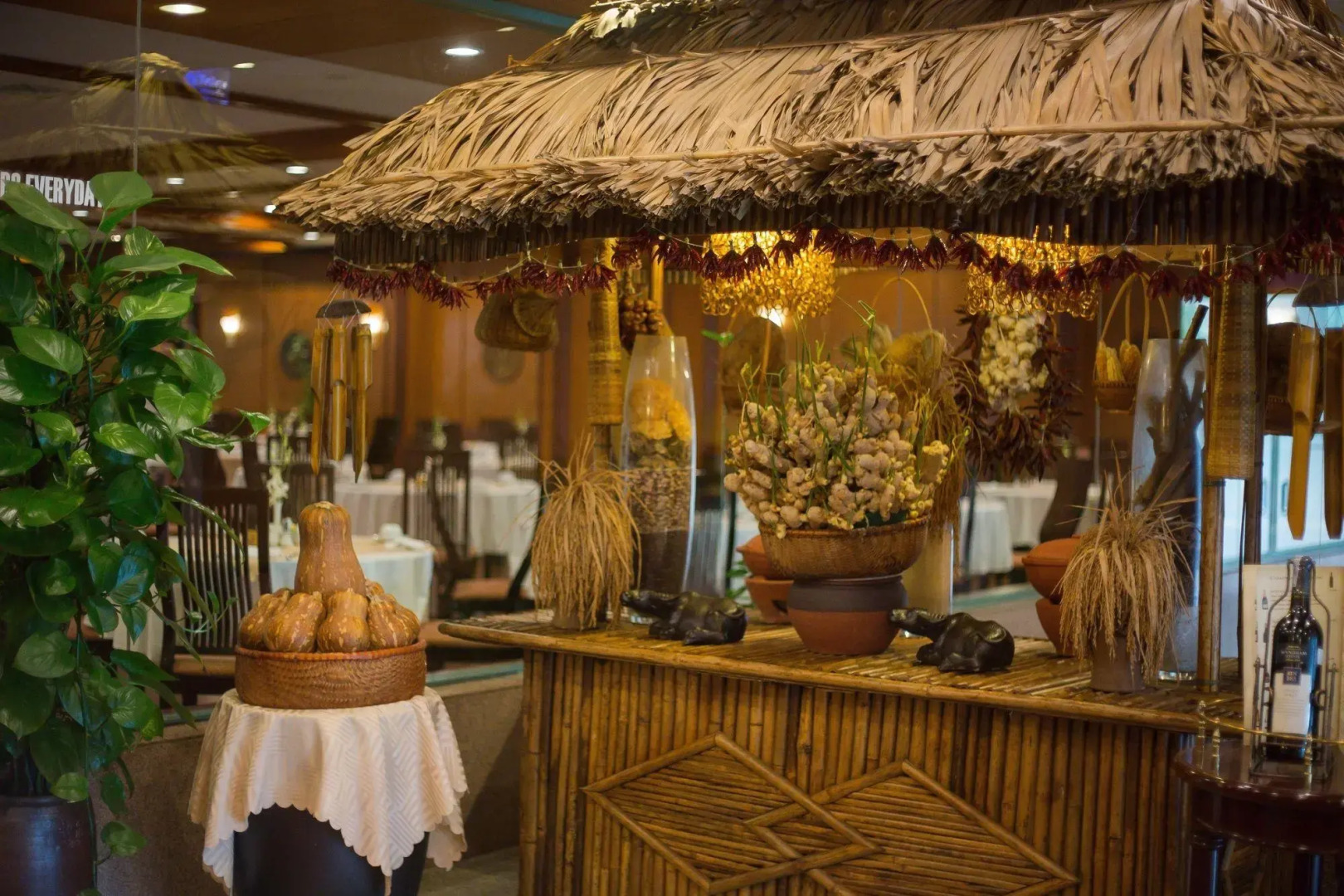 Отель Halong Plaza