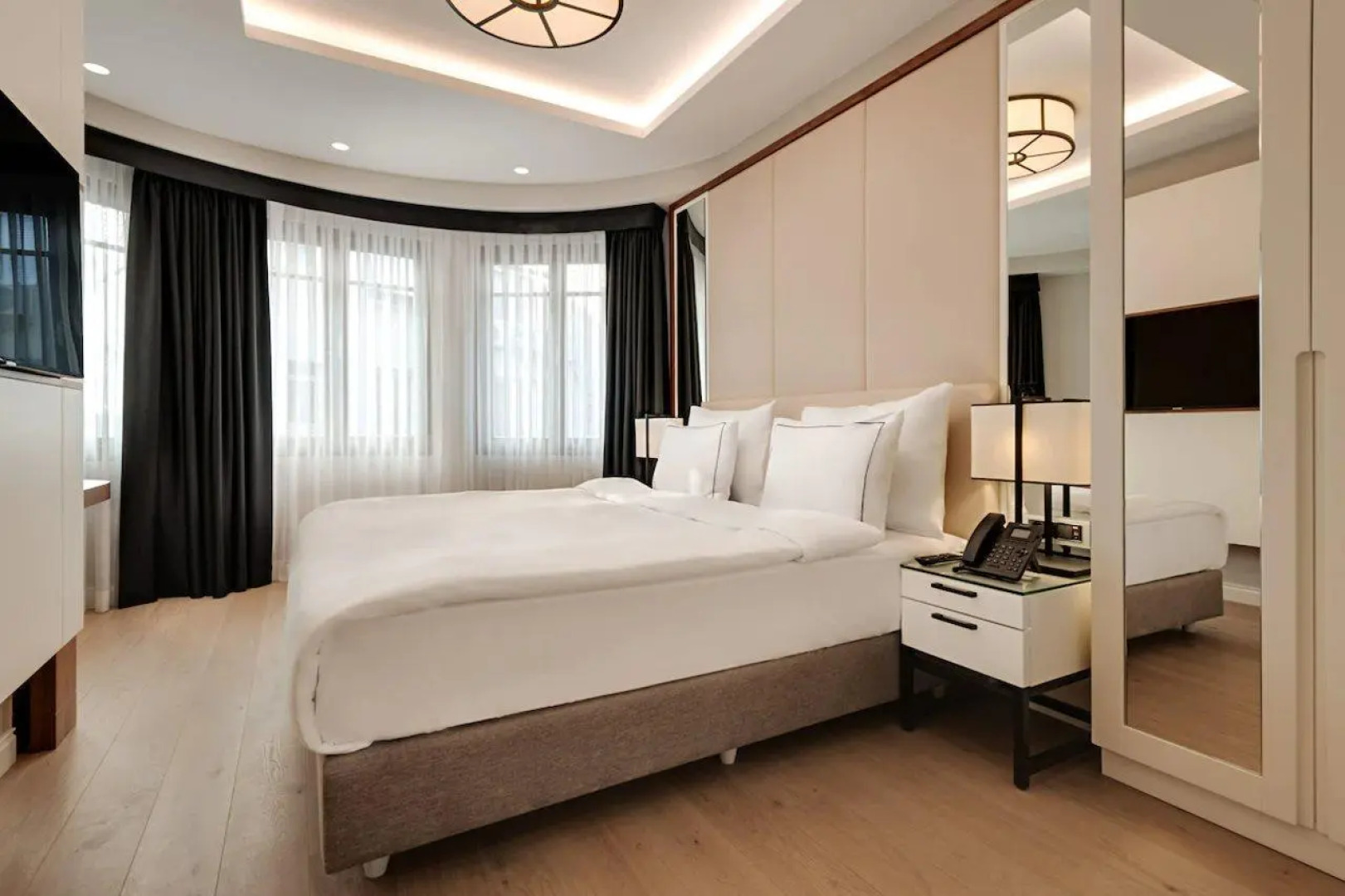 Отель Gleam Collection Hotel