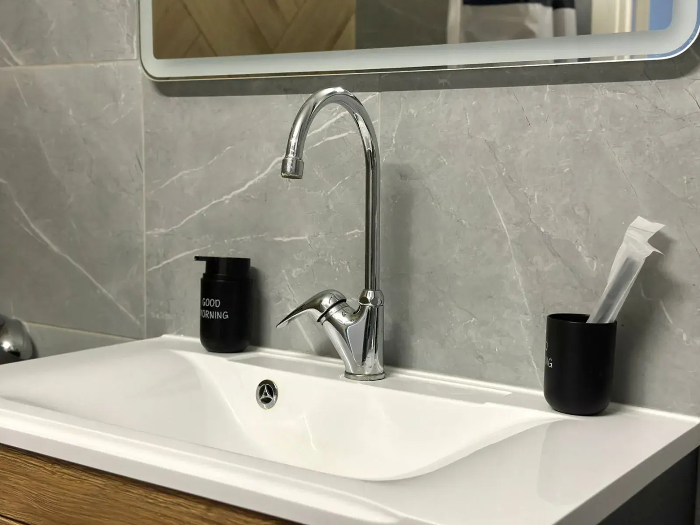 Квартира Премьер Апарт на Татьяны Барамзиной 38