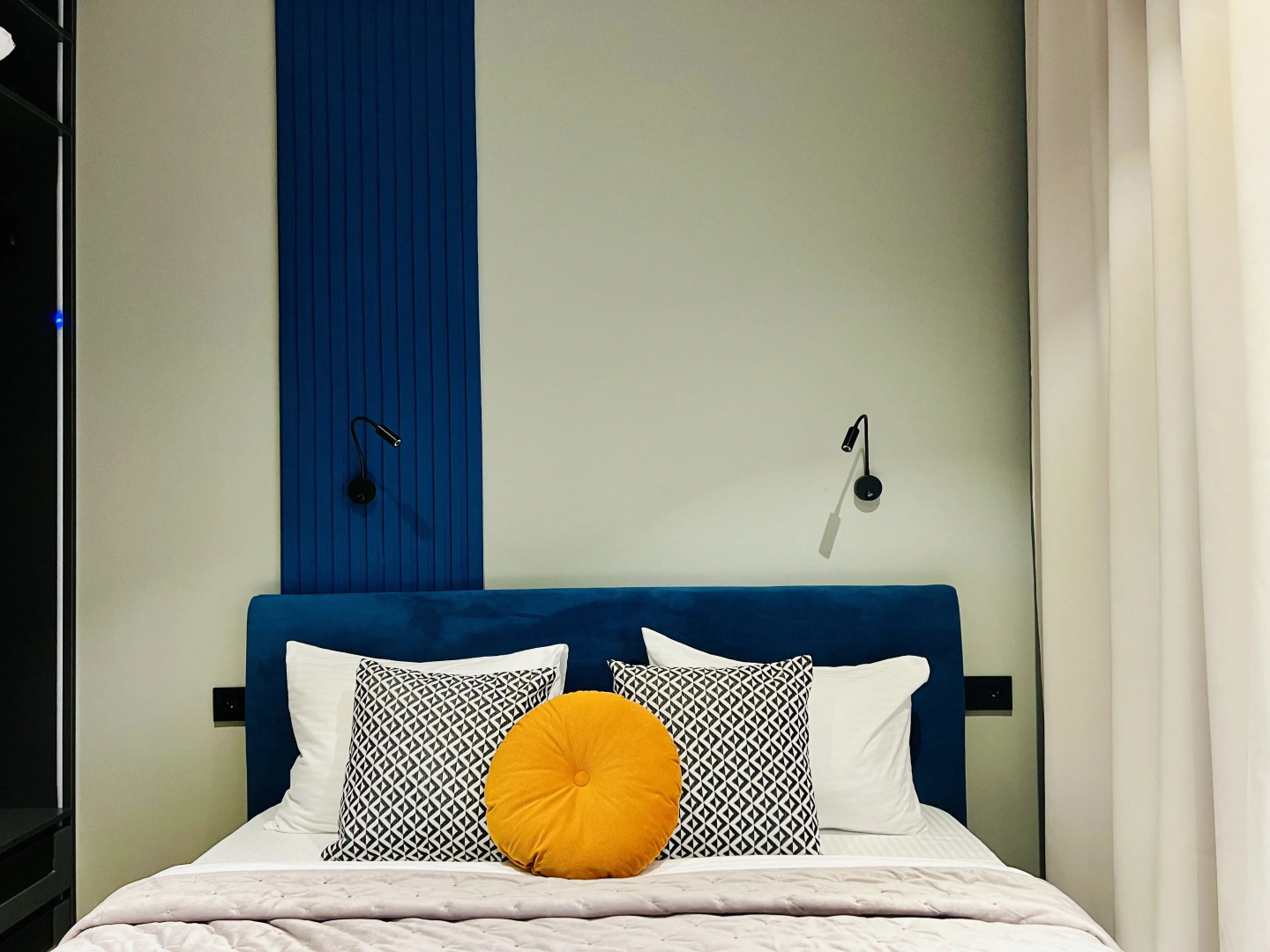 Апартаменты UzorApart Стильная дизайнерская квартира, центр, набережная, парковка