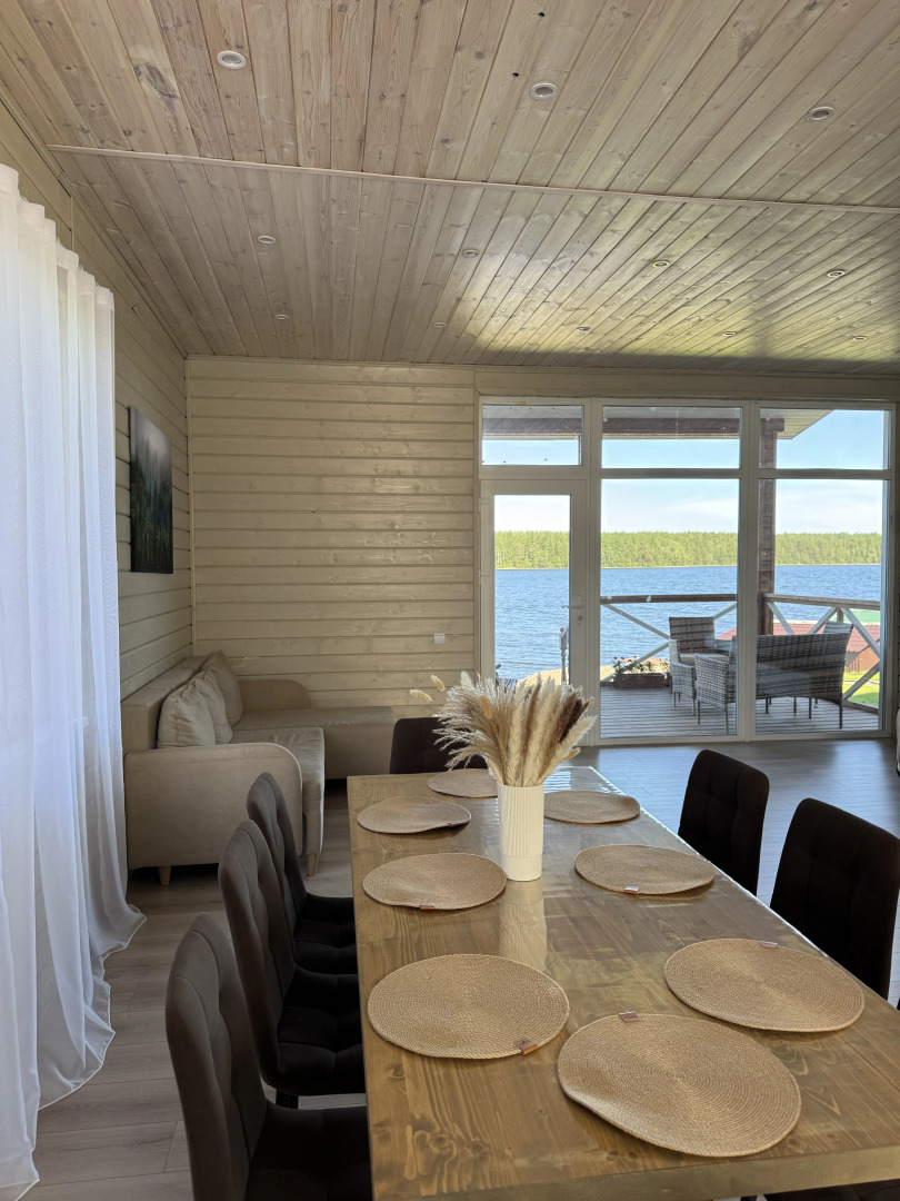 Частный дом у озера Онежская Горка