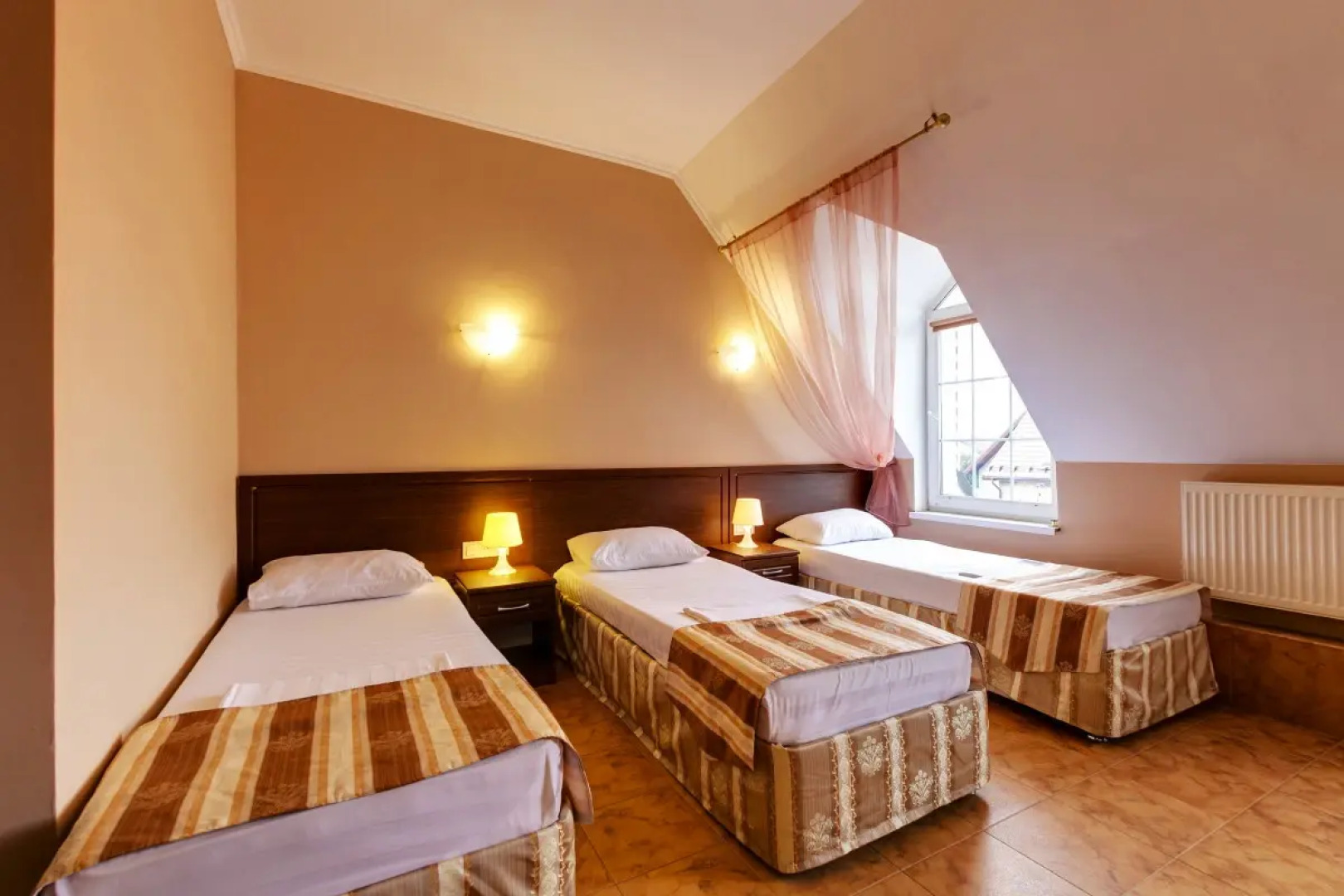 Отель Мартон Пашковский