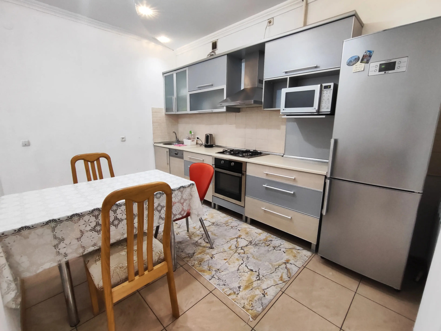 Апартаменты двухкомнатные уютные в самом центре Бишкека