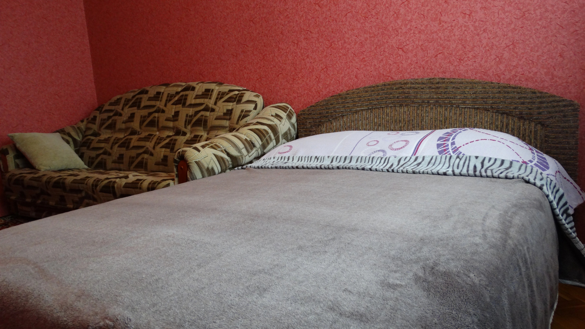 Апартаменты Holiday and Travel