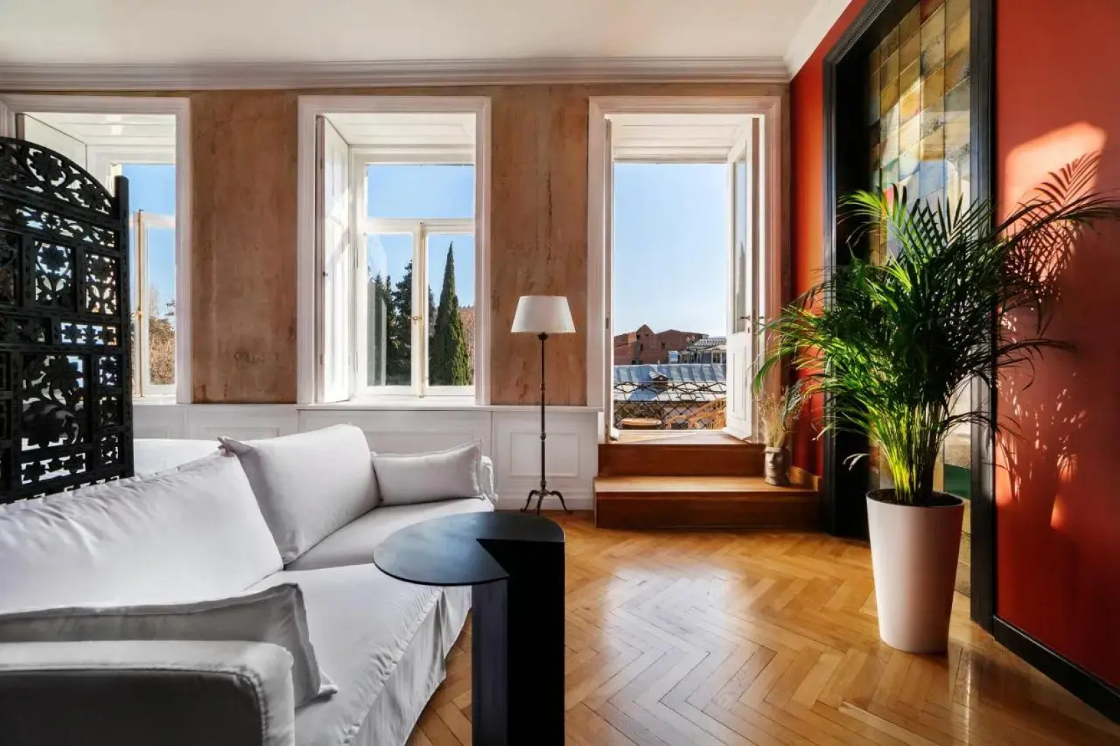 Unfound Door - Design Hotel