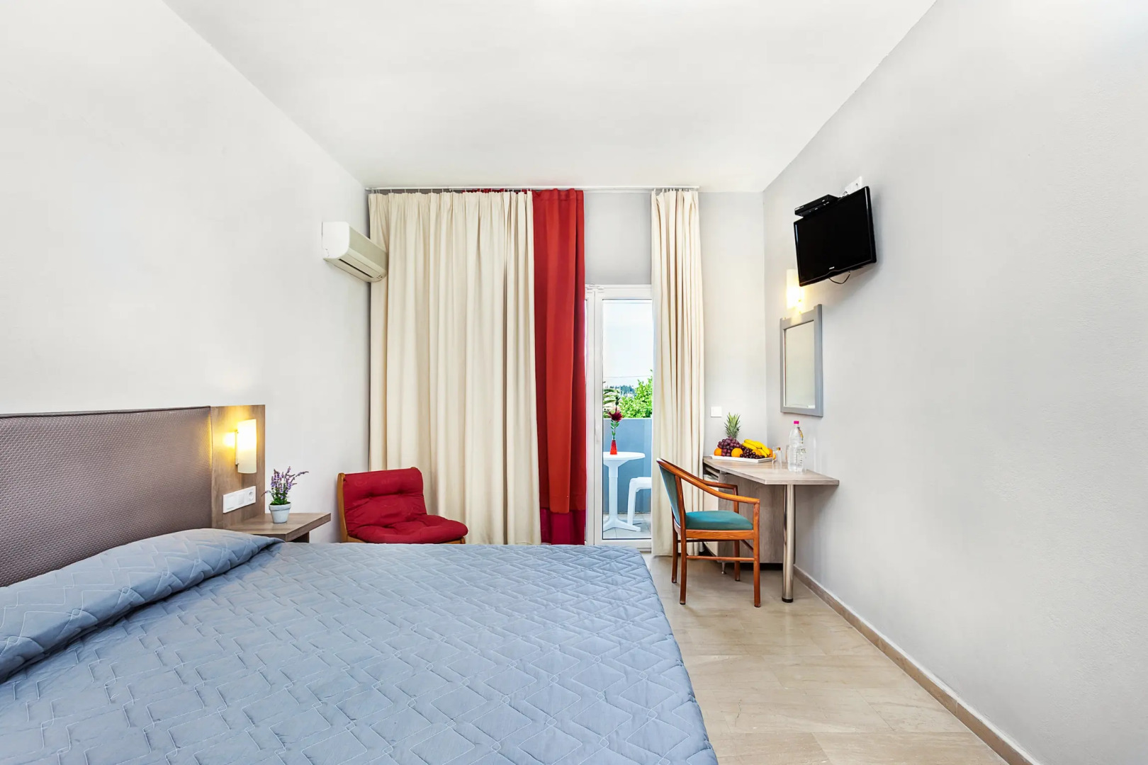 Отель Silver Bay