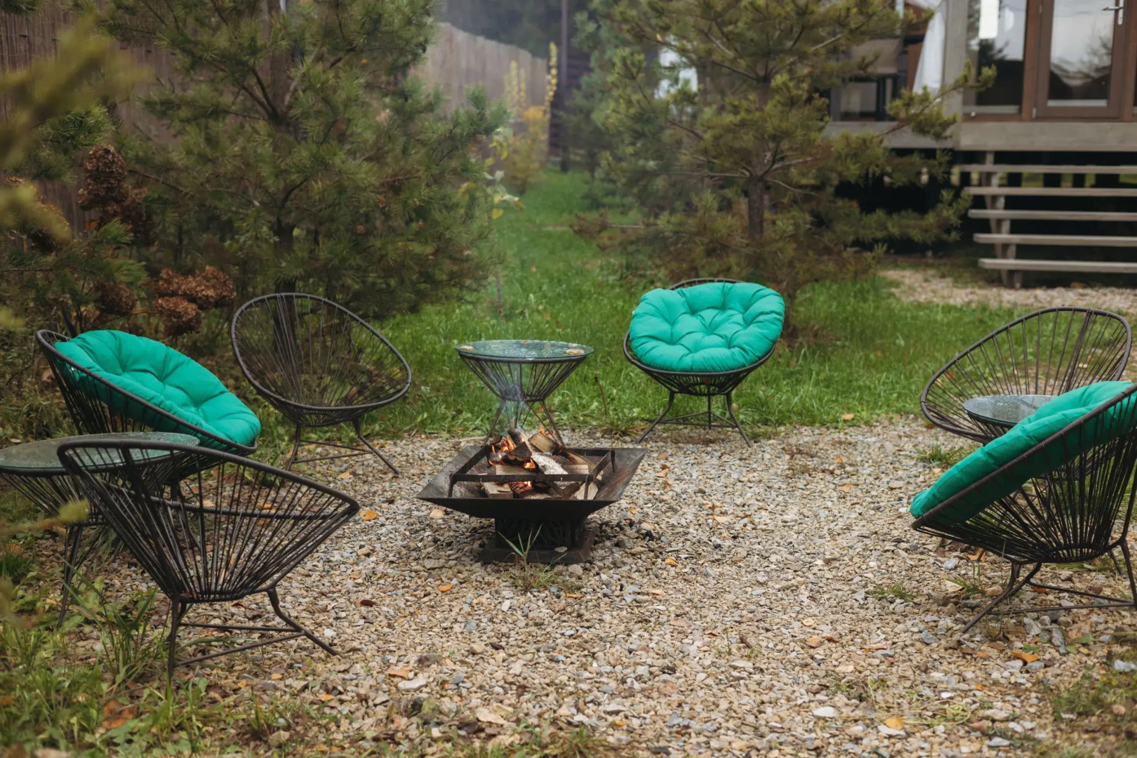 Частный дом с баней бочкой у воды и леса