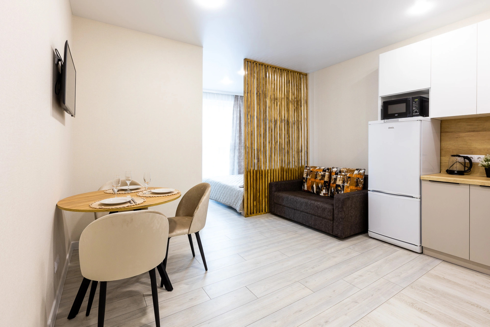 Апартаменты Жореса Алфёрова 14 в новом доме Свежая студия