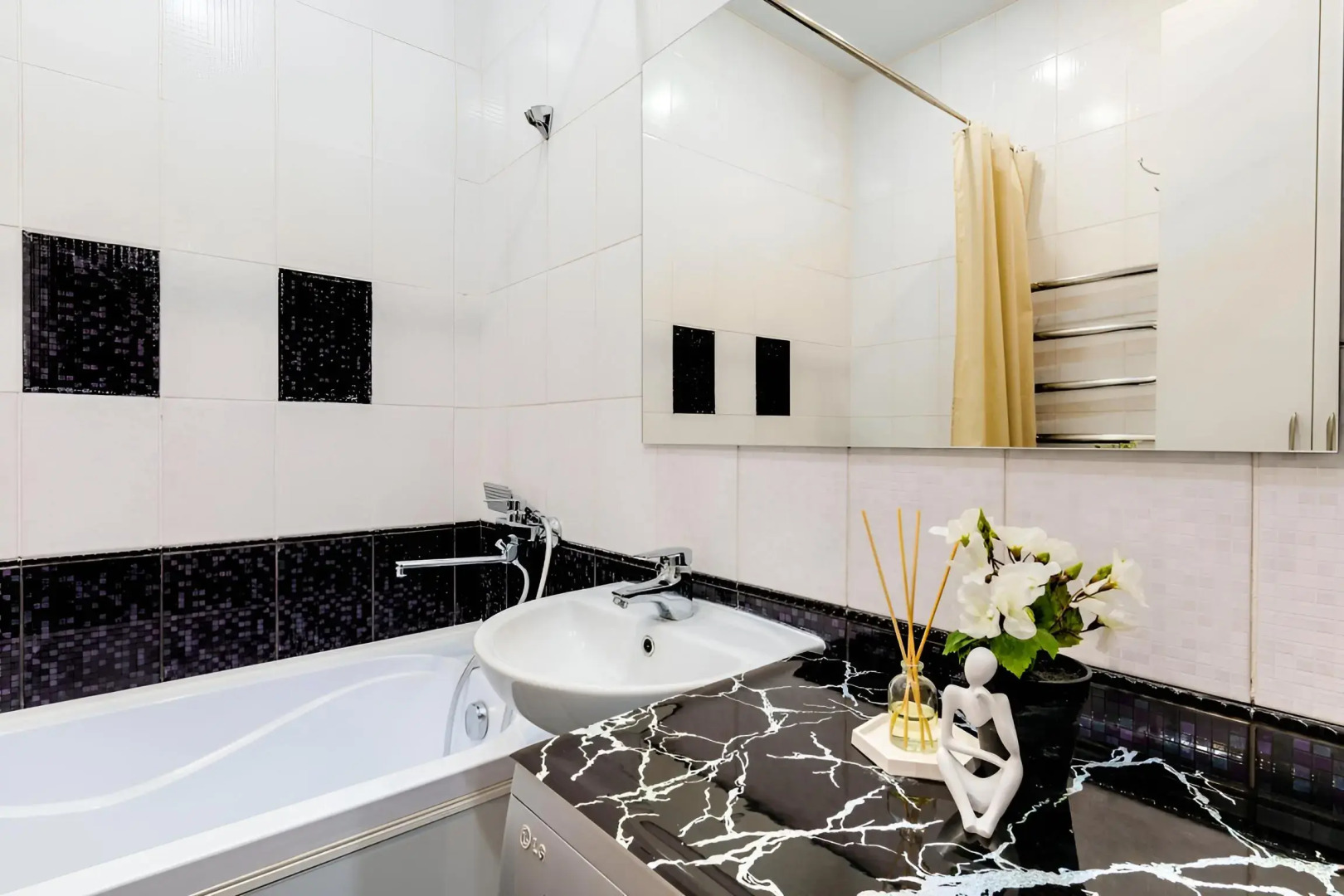 Квартира двухкомнатная Апарт Отелика в Шаговой Доступности от Парка Галицкого