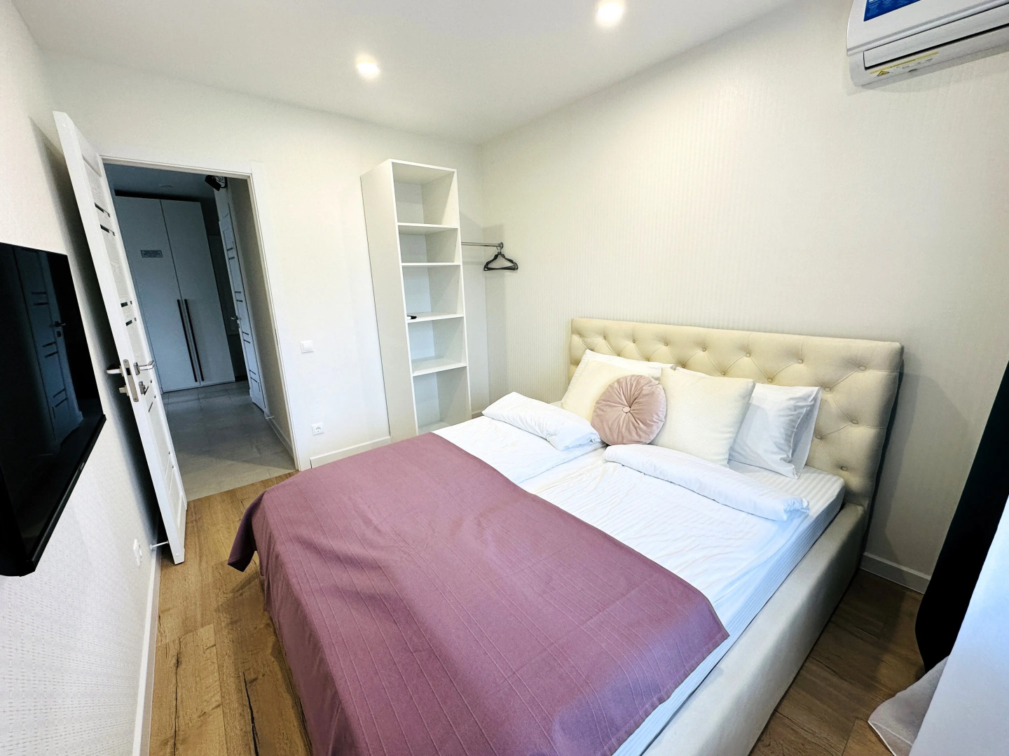 Квартира Цвет Моря на Навагинской 2-комнатная