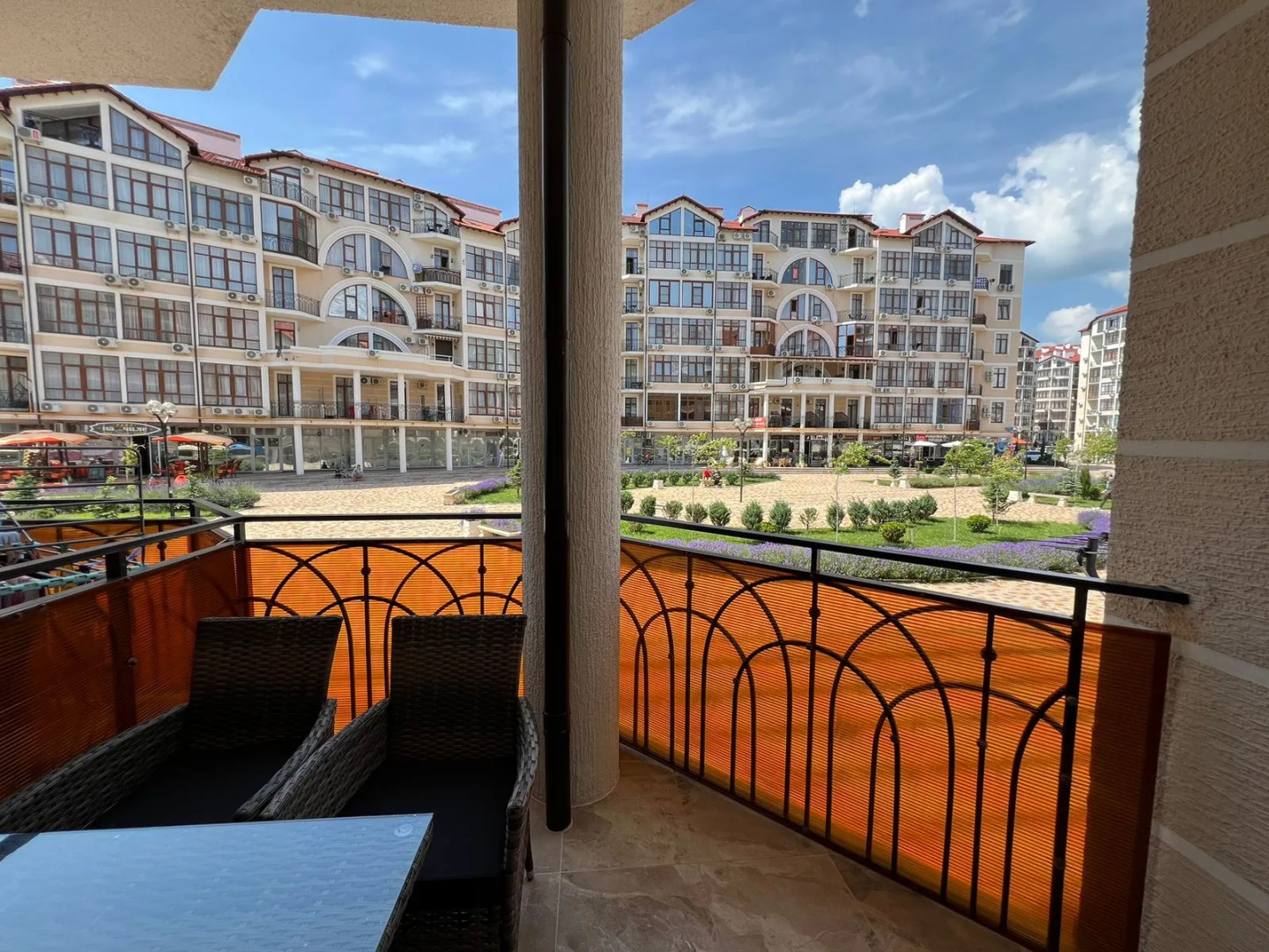 Квартира двухкомнатная Крымская 22