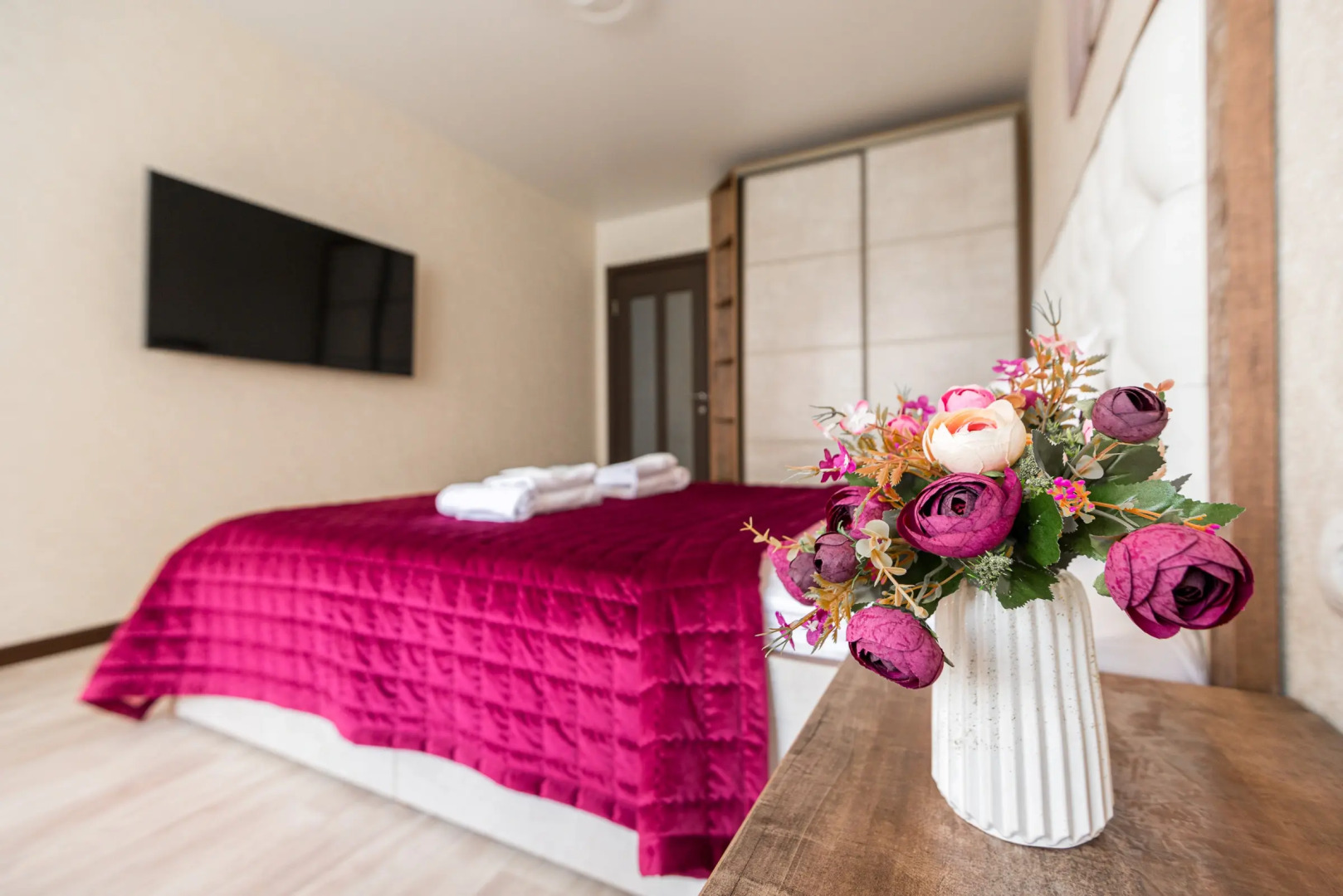 Квартира 2-к в центре на О.Волкова 3 от RentAp, 6 сп.мест