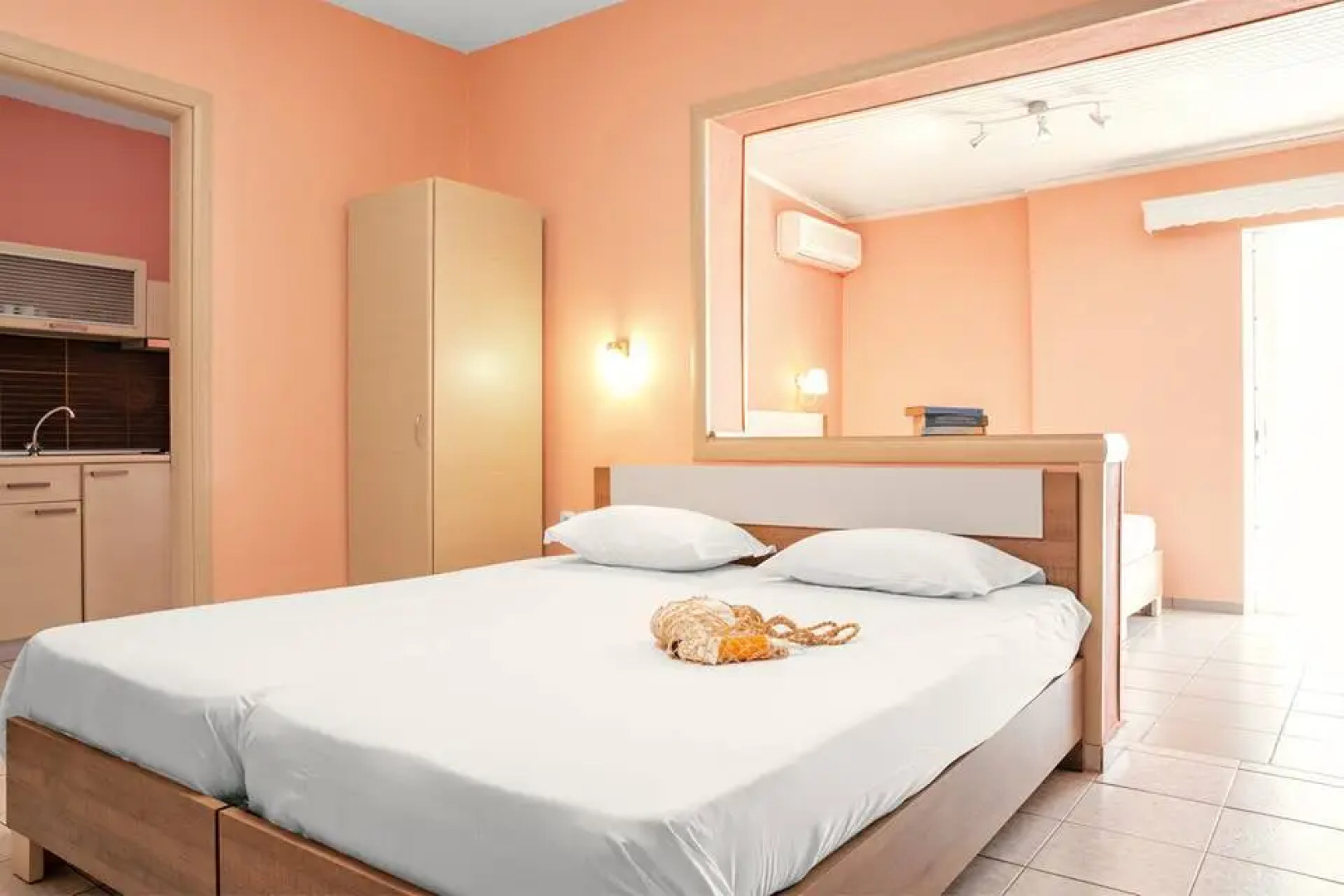 Отель Ouzas luxury