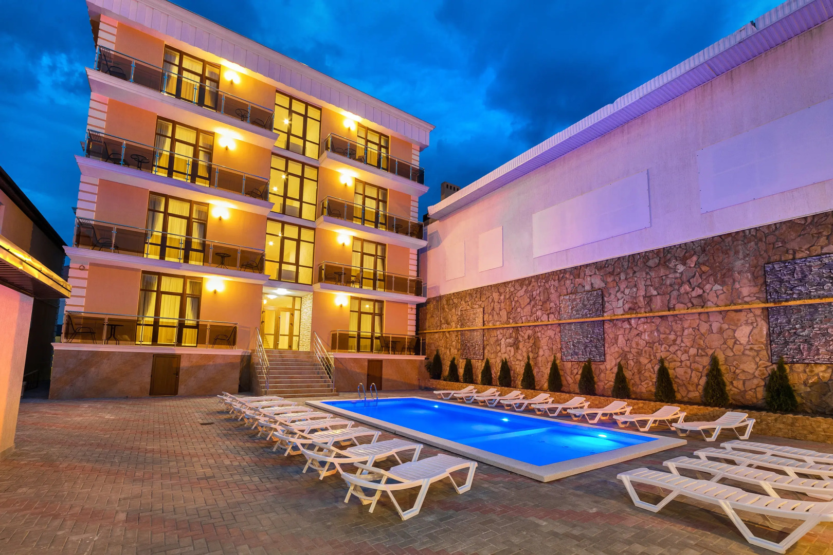 Отель Атлас