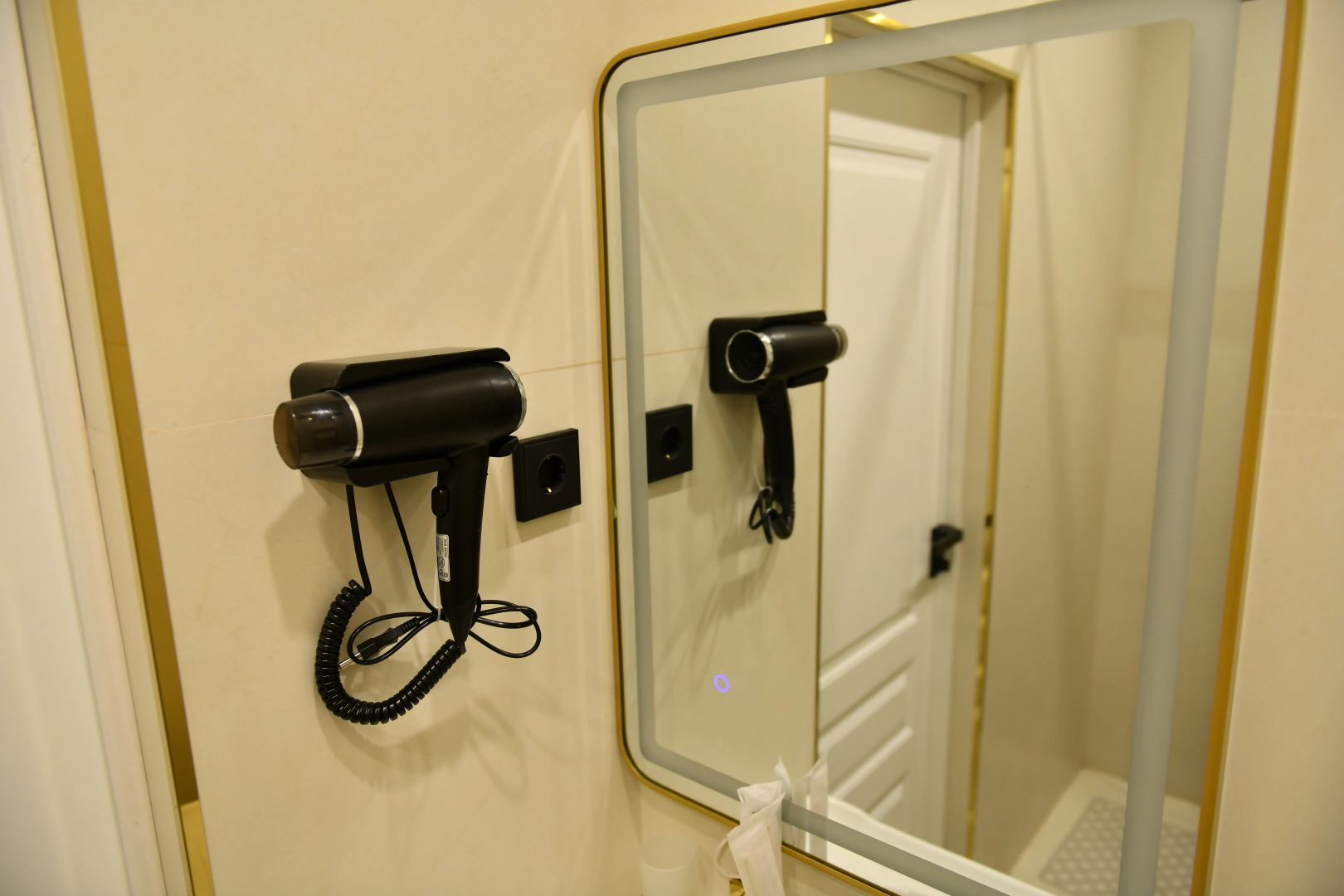 Отель QUT Hotel