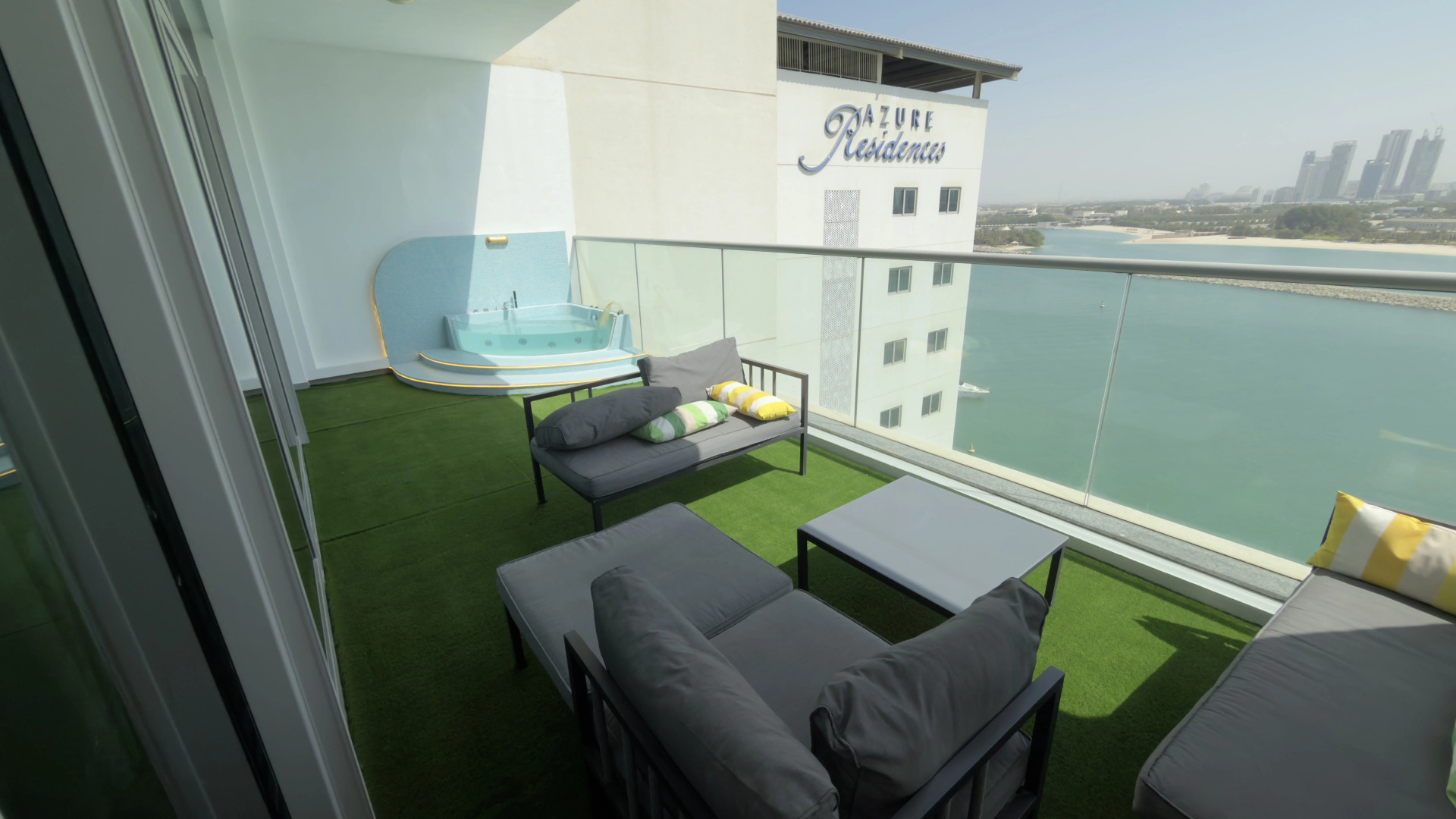 Апартаменты Highend Ultra Luxury Azure Residences