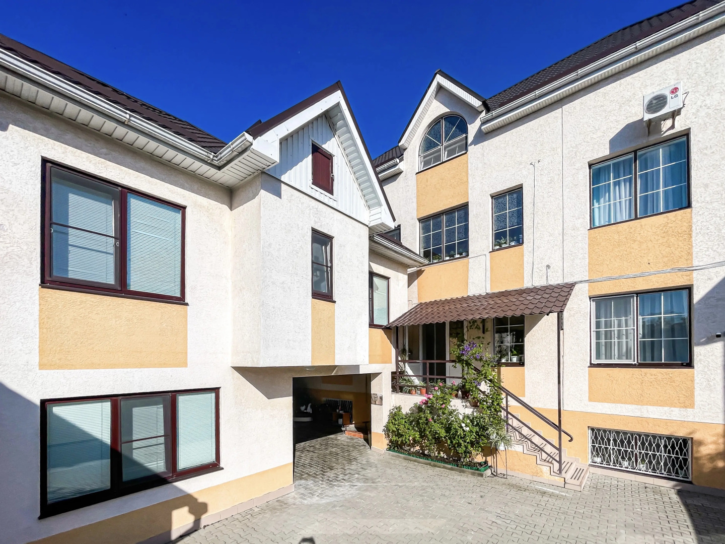 Отель Автор