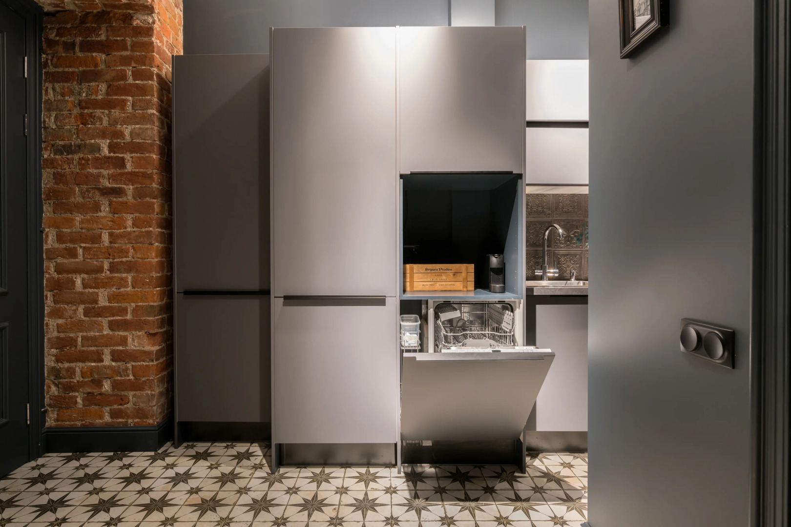 Апартаменты Двухкомнатные с Лепниной