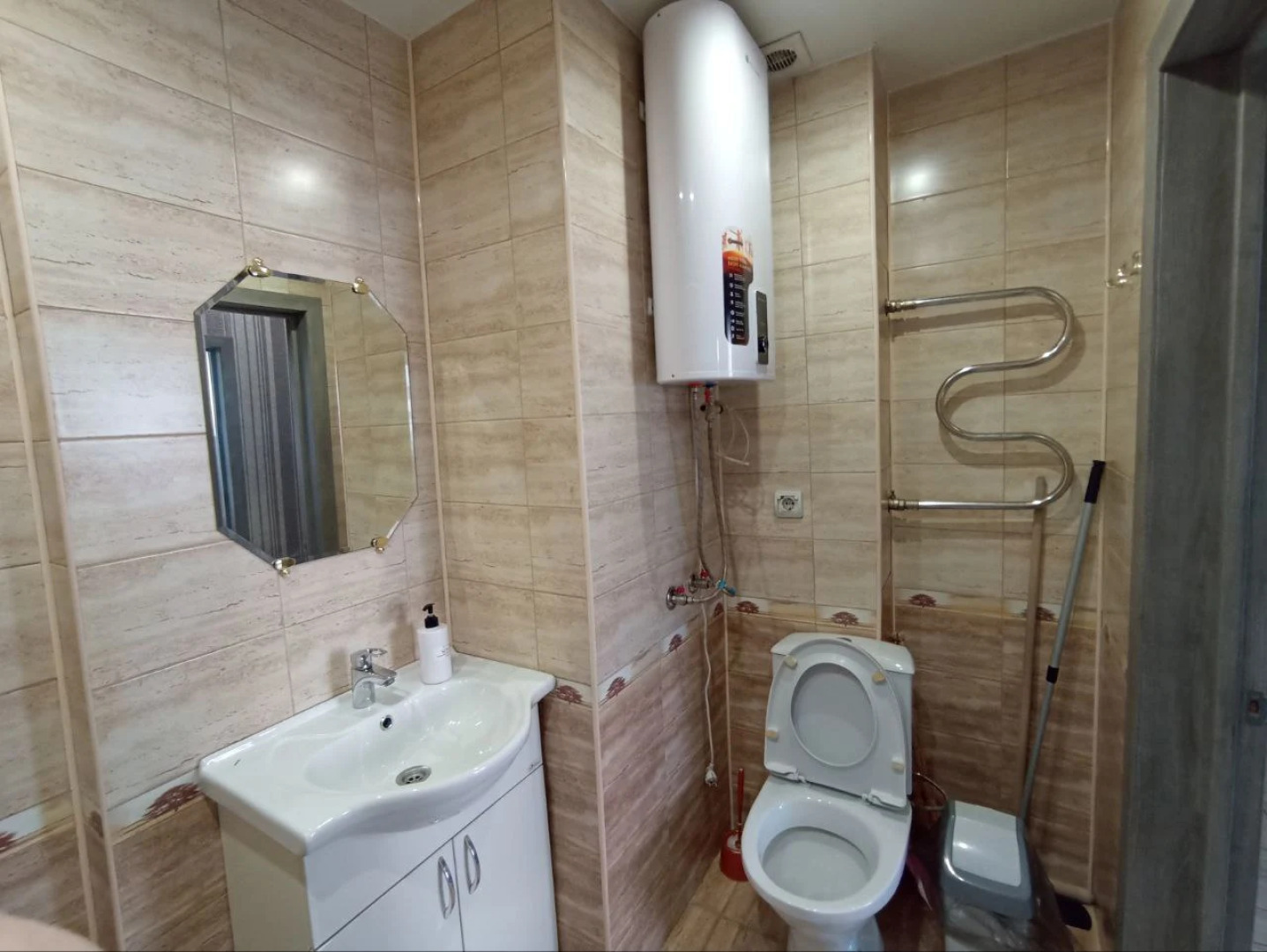 Квартира возле ДРКБ, военного госпиталя, Тэнгэри