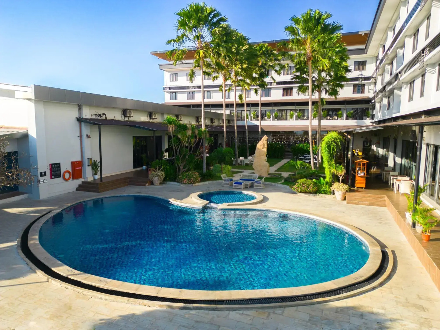 Отель NEO Eltari, Kupang