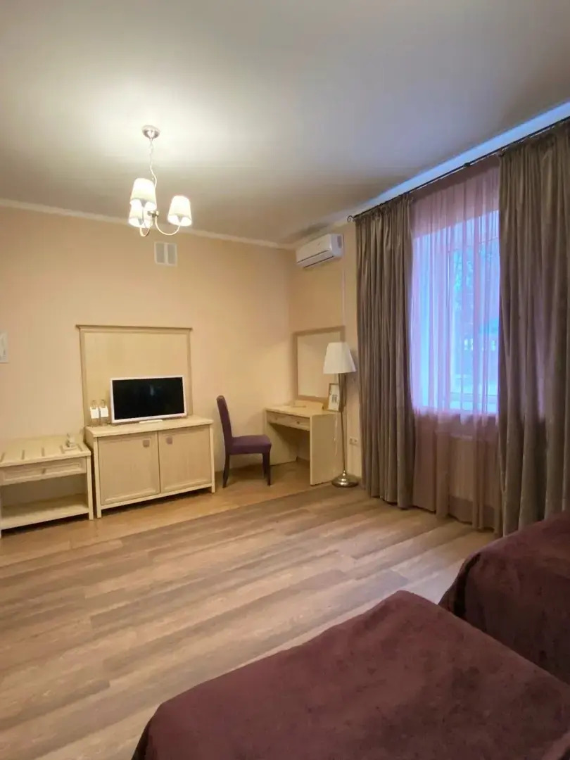 Отель Green Roof