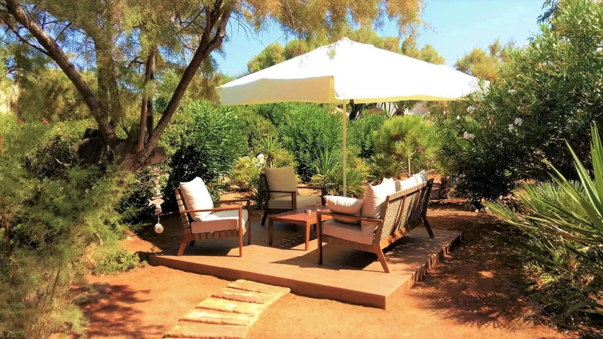 Отель Zorbas Beach Village