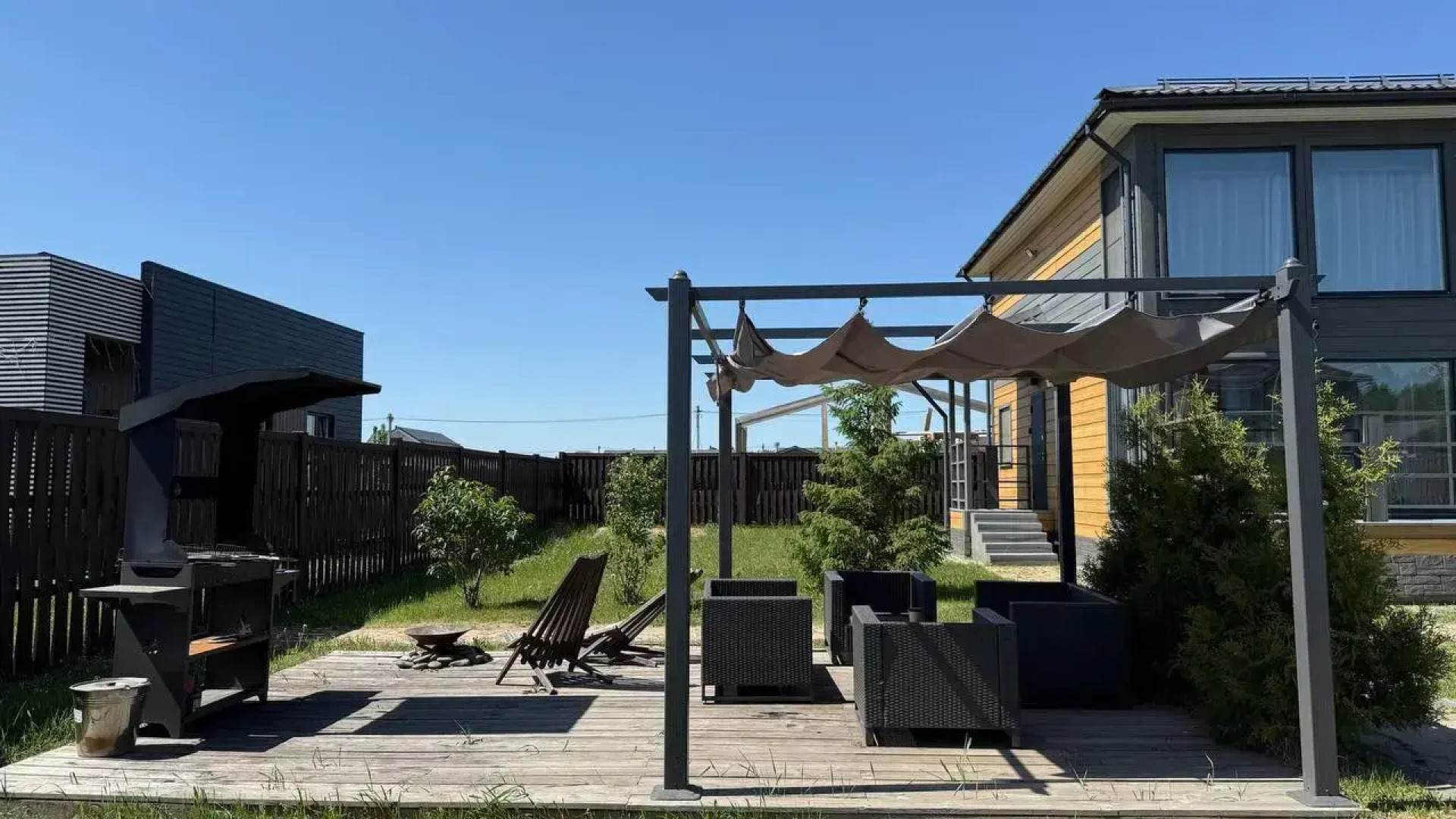 Частный Дом Большой семейный с панорамными окнами