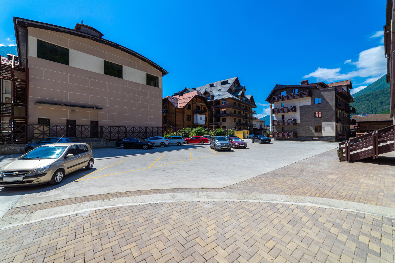 Апартаменты Светлая Студия с 2 Окнами и Видом на Горы