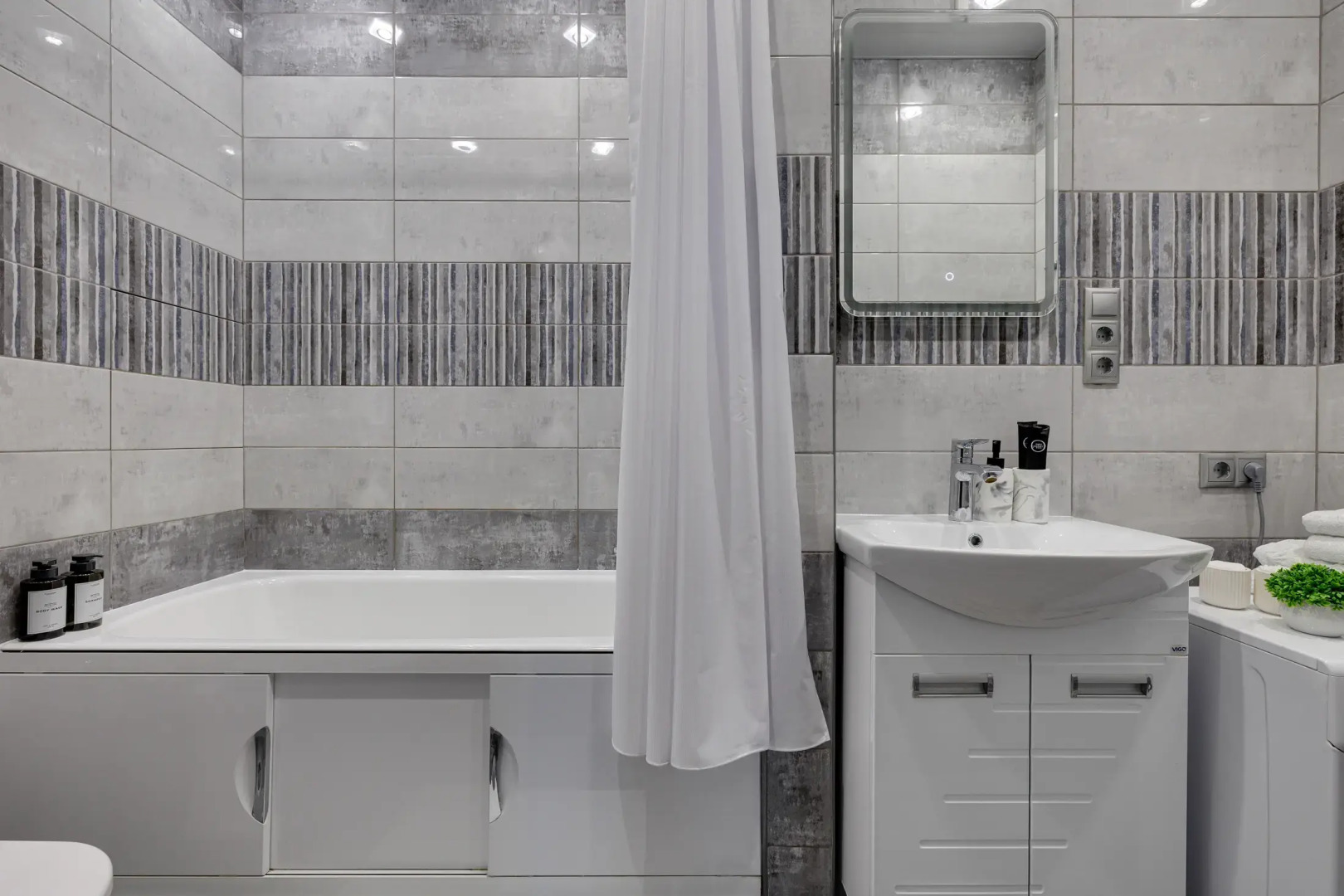 Апартаменты  Happy People рядом с трассой М-4 и в доме с Термы Видное