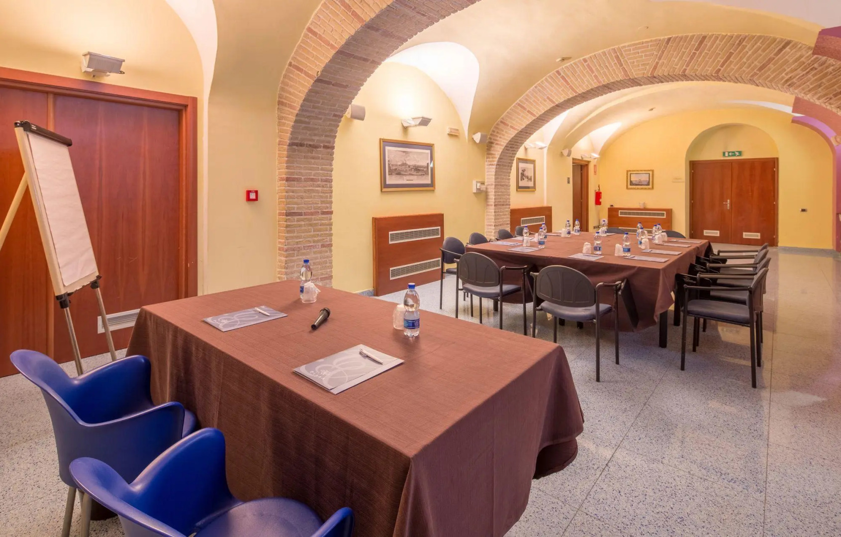 Отель Best Western Plus Hotel Plaza Napoli
