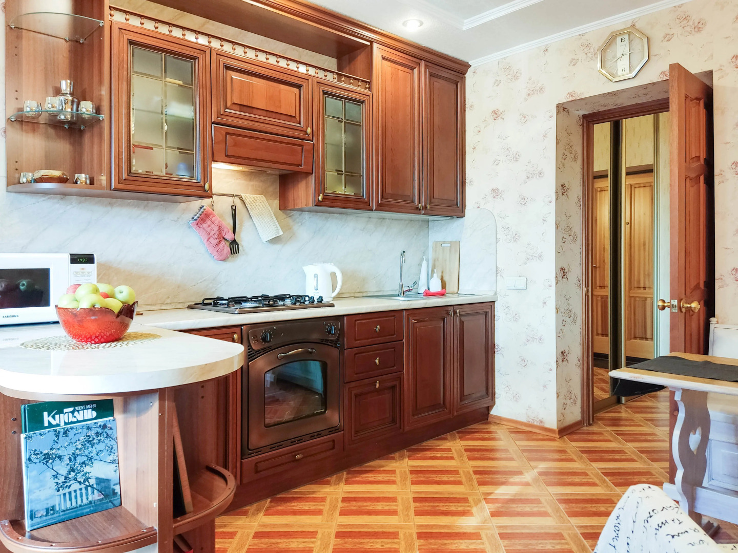 Апартаменты Евродвушка в центре города Сеть ЙоХоум