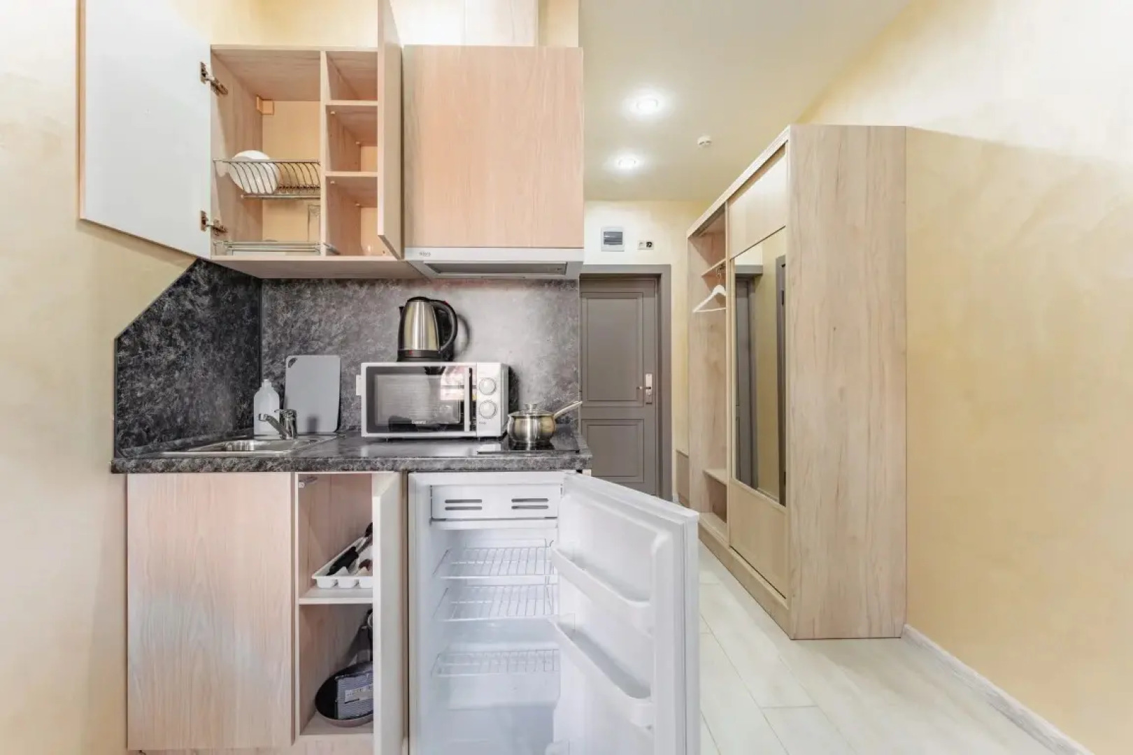 Апартаменты Мини Студия с бассейном