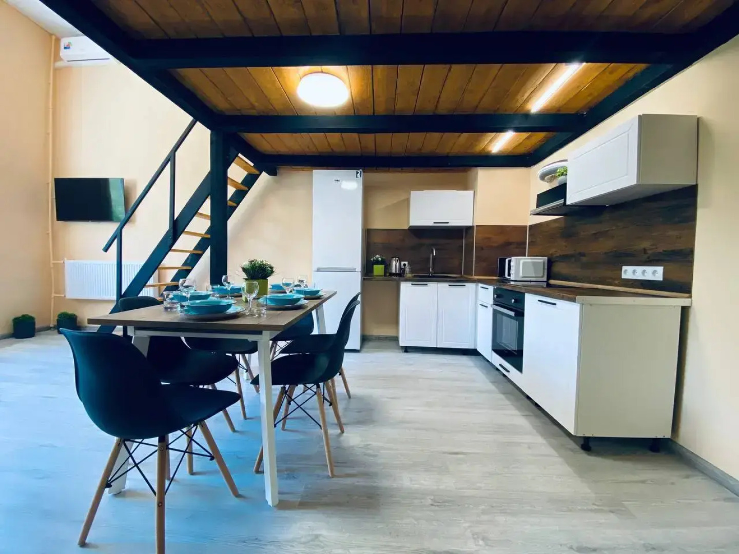 Апартаменты Room-Room Хользунова 40