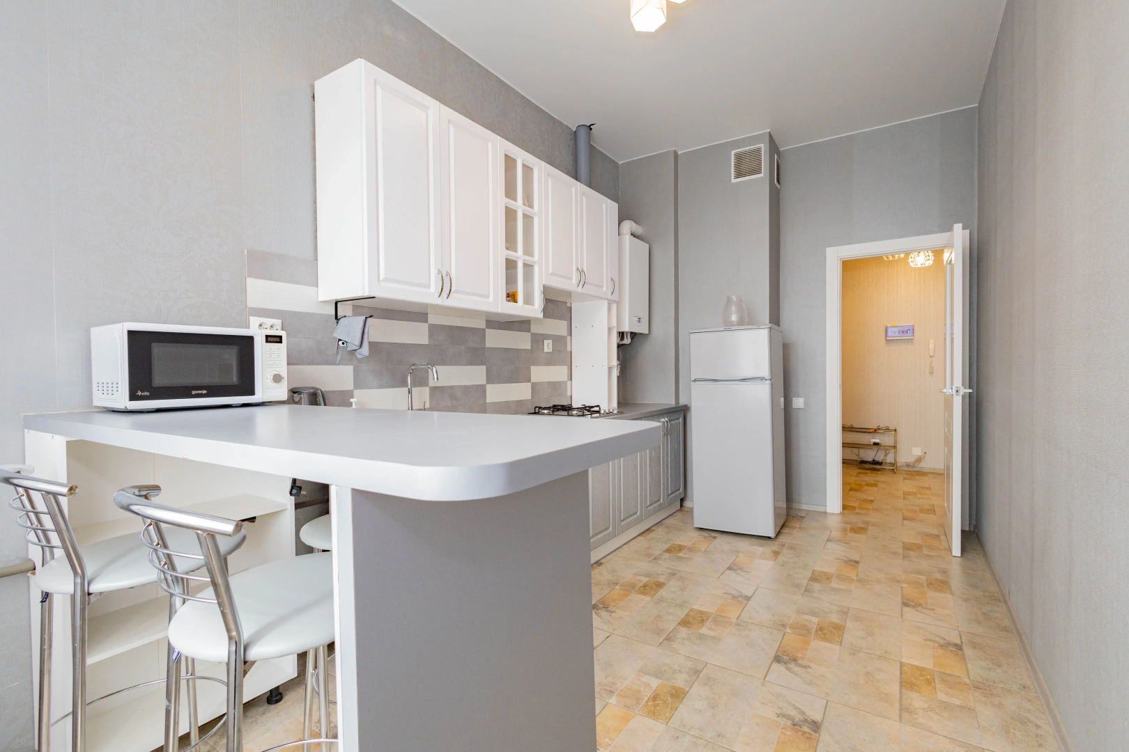 Апартаменты новые и комфортные возле красивого озера